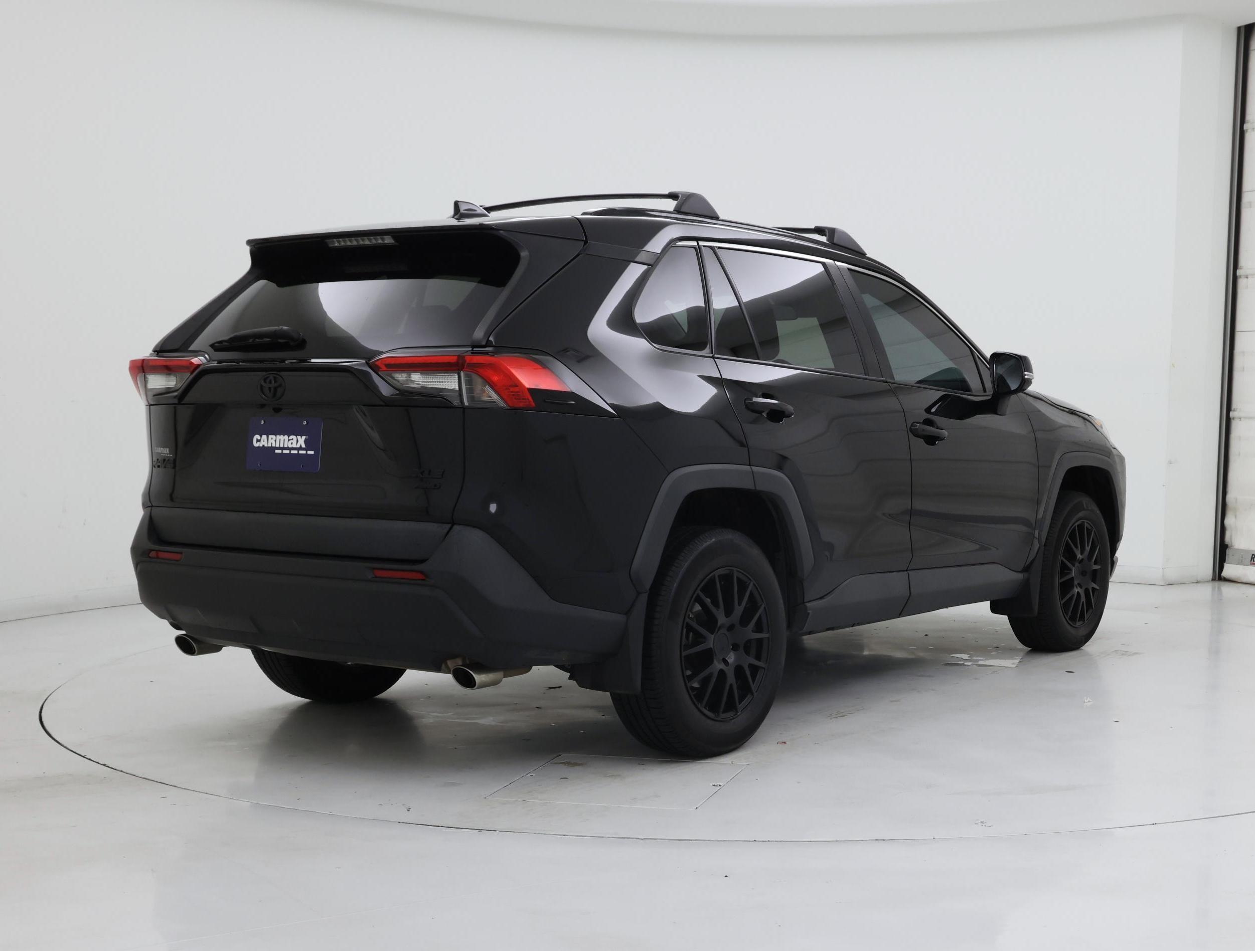 Thumbnail: 2021 Toyota RAV4 - 8