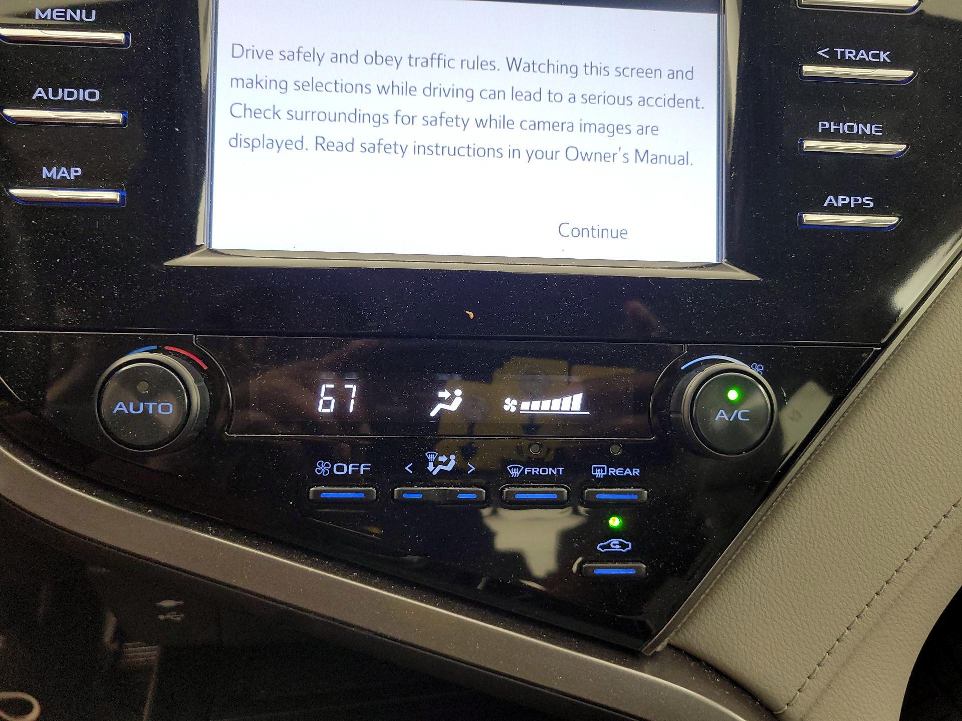 Thumbnail: 2019 Toyota Camry - 16