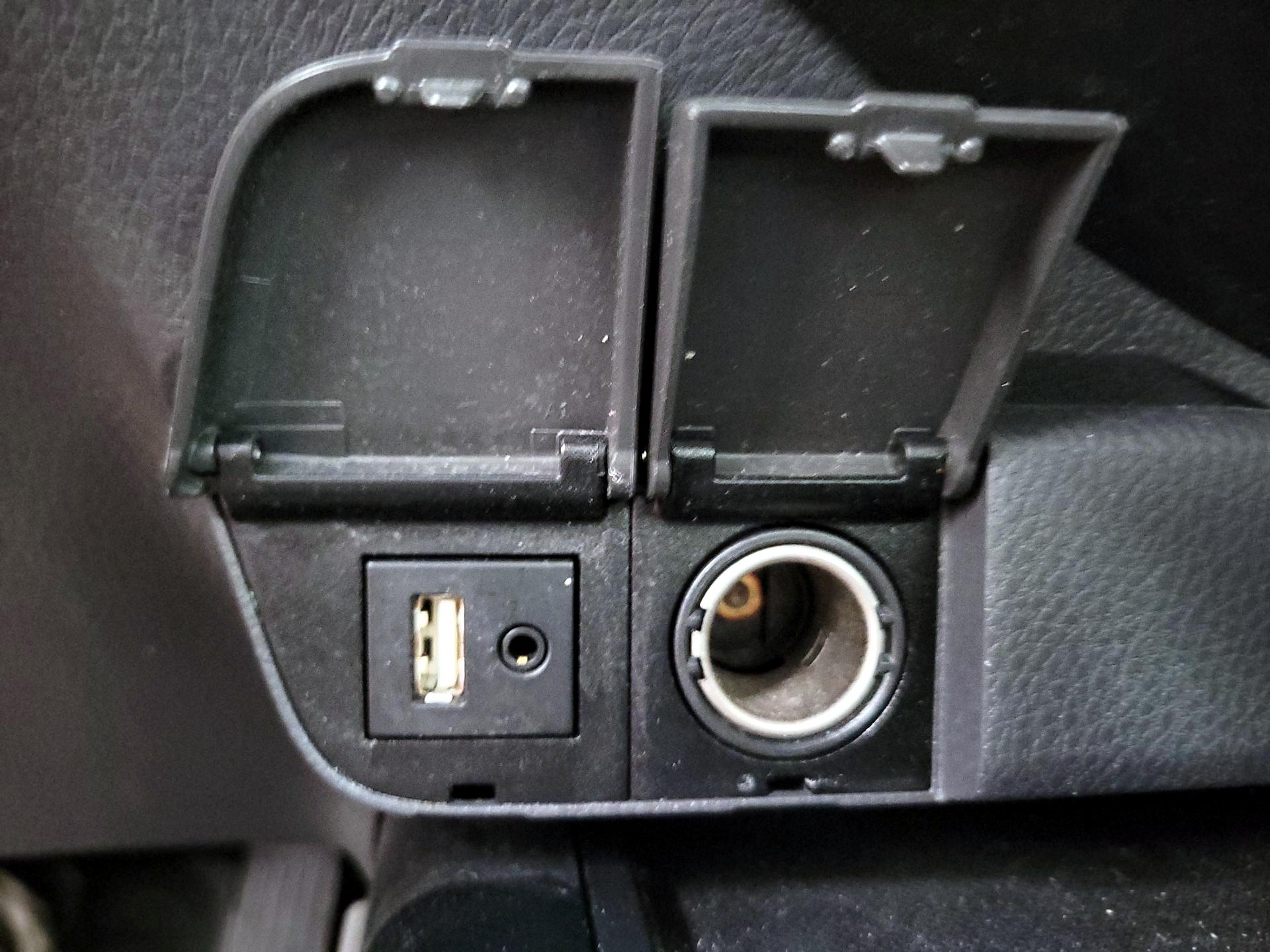 Thumbnail: 2019 Toyota Camry - 18