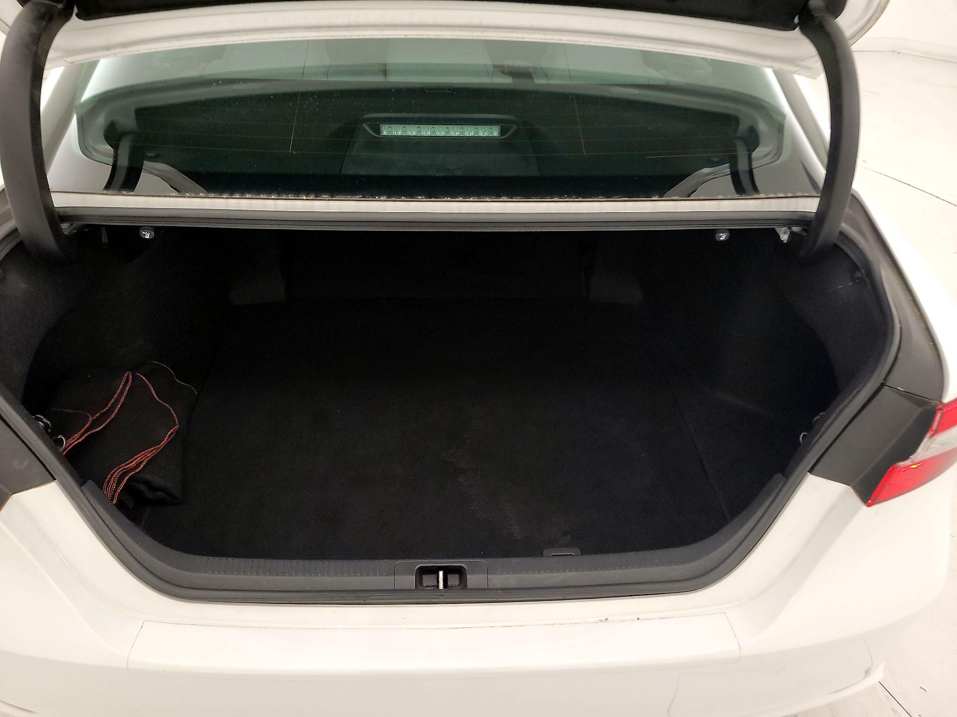 Thumbnail: 2019 Toyota Camry - 20