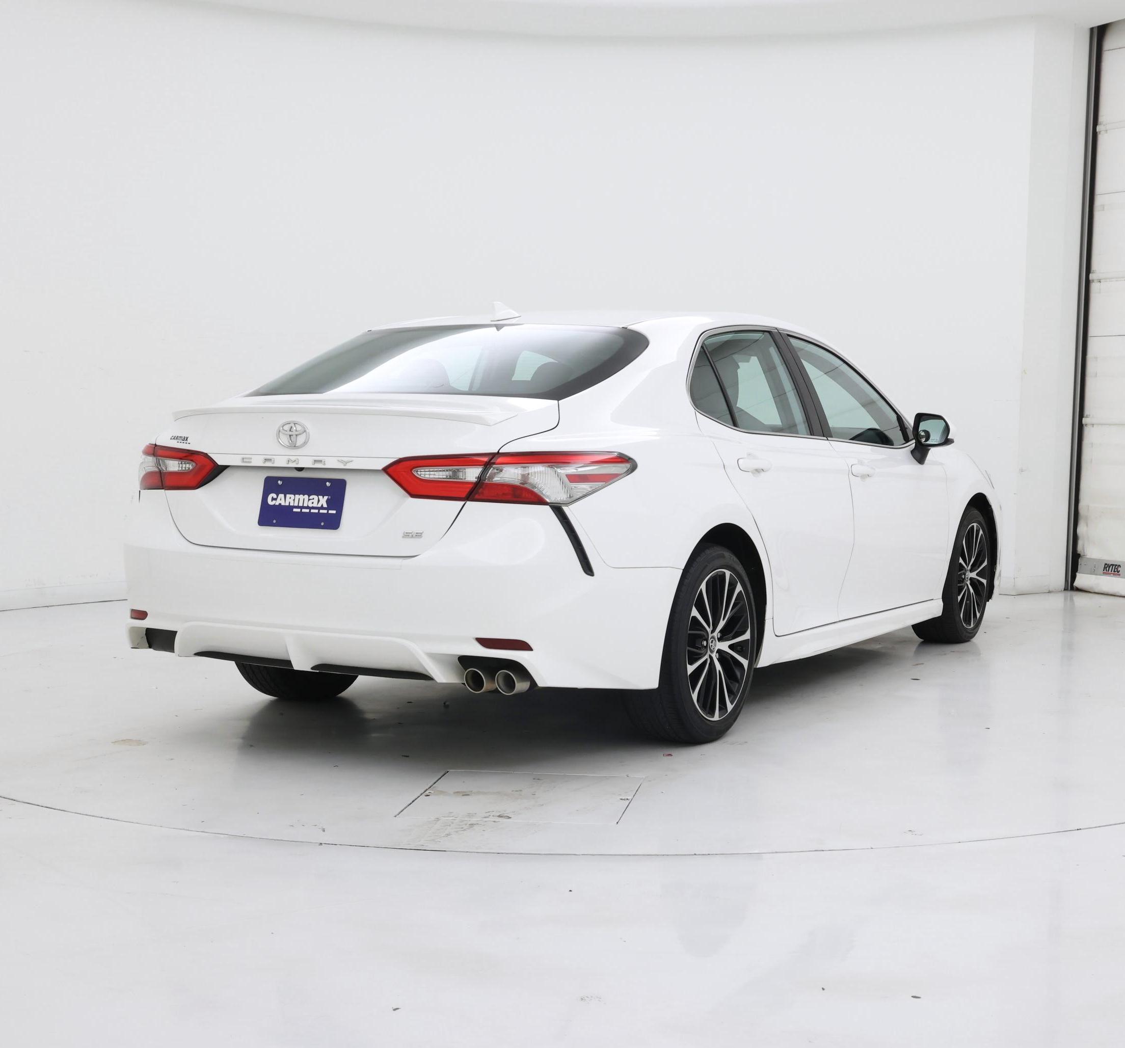 Thumbnail: 2019 Toyota Camry - 8