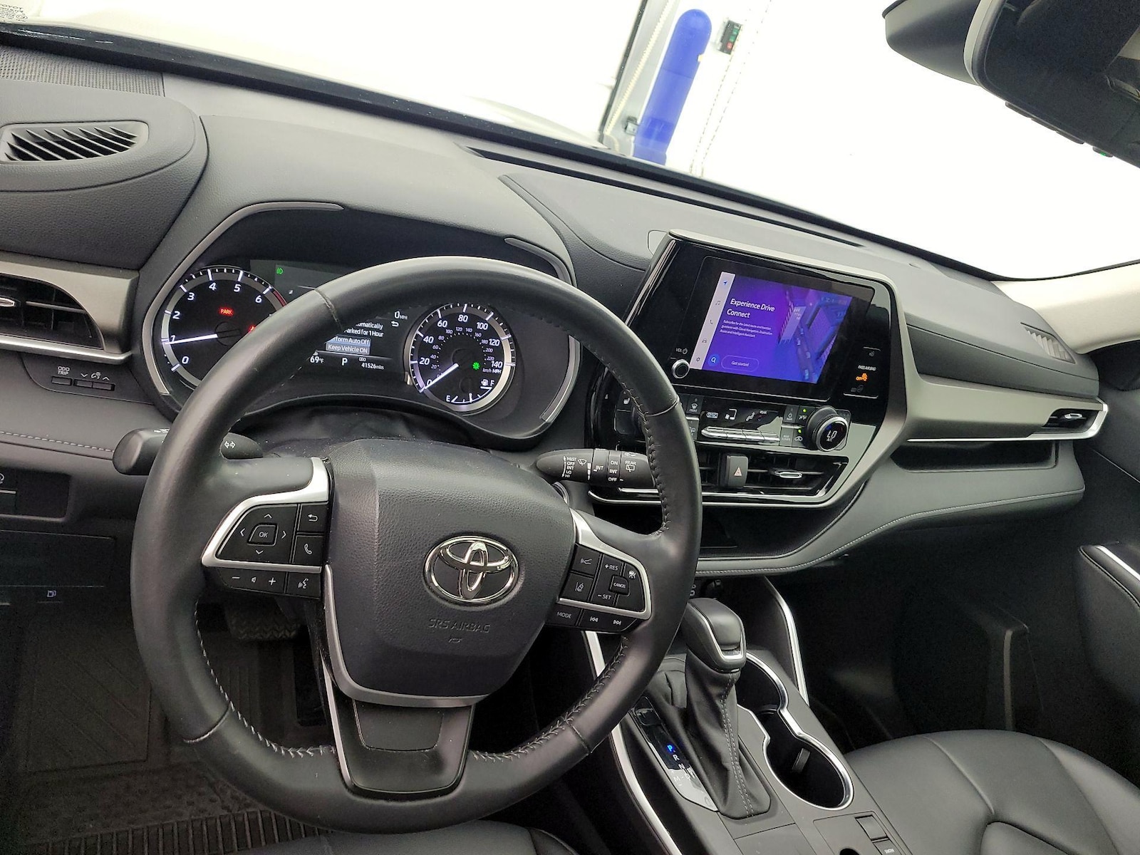 2024 Toyota Highlander XLE - Photo 10