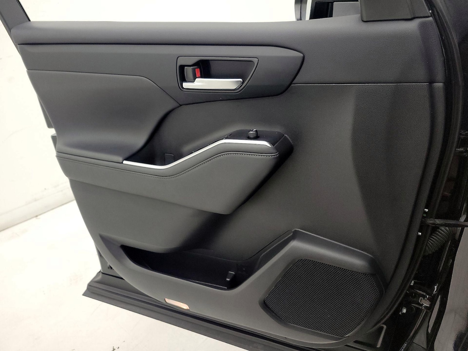 2024 Toyota Highlander XLE - Photo 13