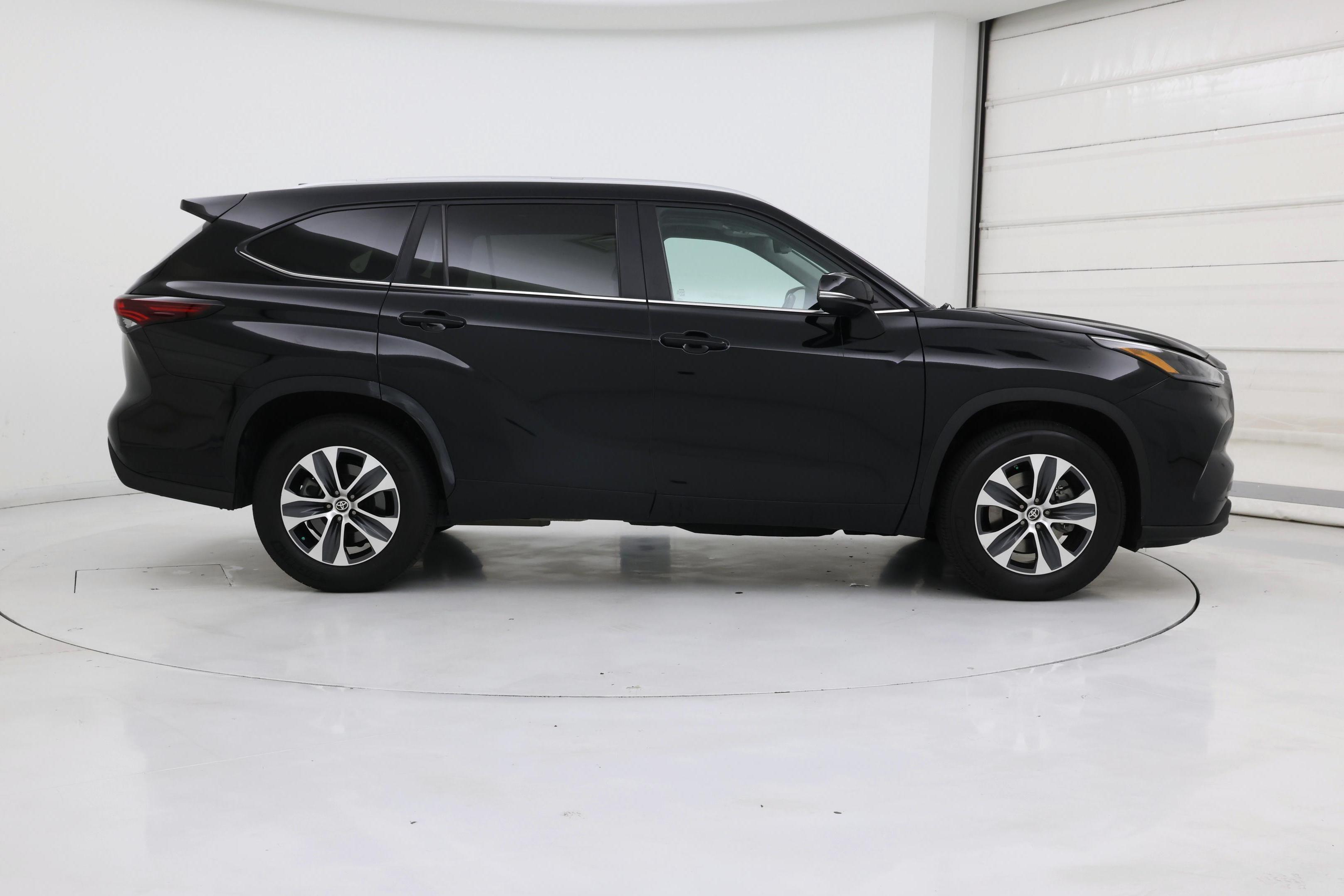Thumbnail: 2024 Toyota Highlander - 7