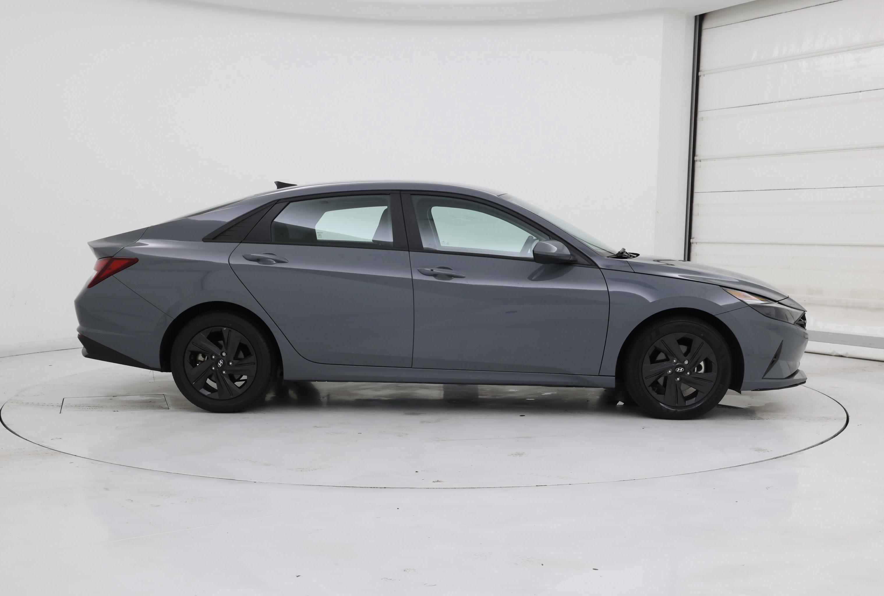Thumbnail: 2022 Hyundai Elantra - 7