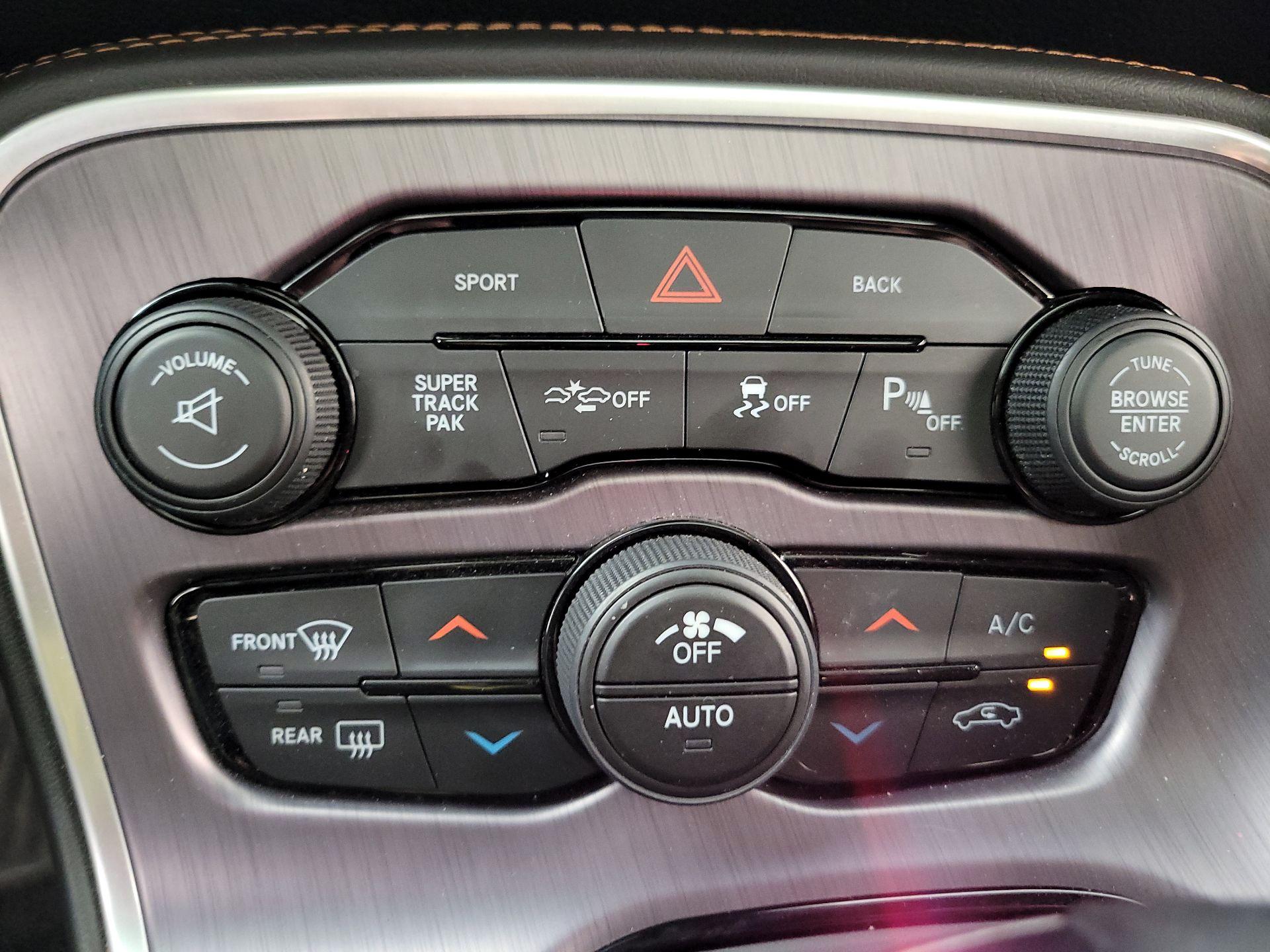 Thumbnail: 2015 Dodge Challenger - 17