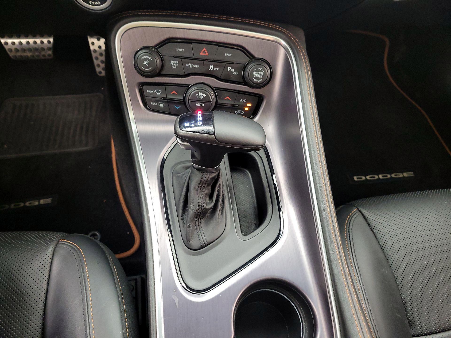Thumbnail: 2015 Dodge Challenger - 18