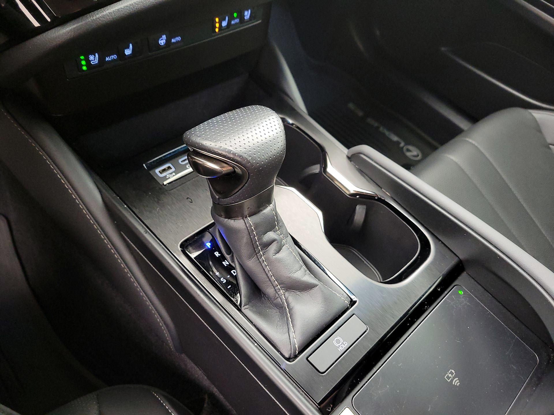 Thumbnail: 2023 Lexus ES - 16