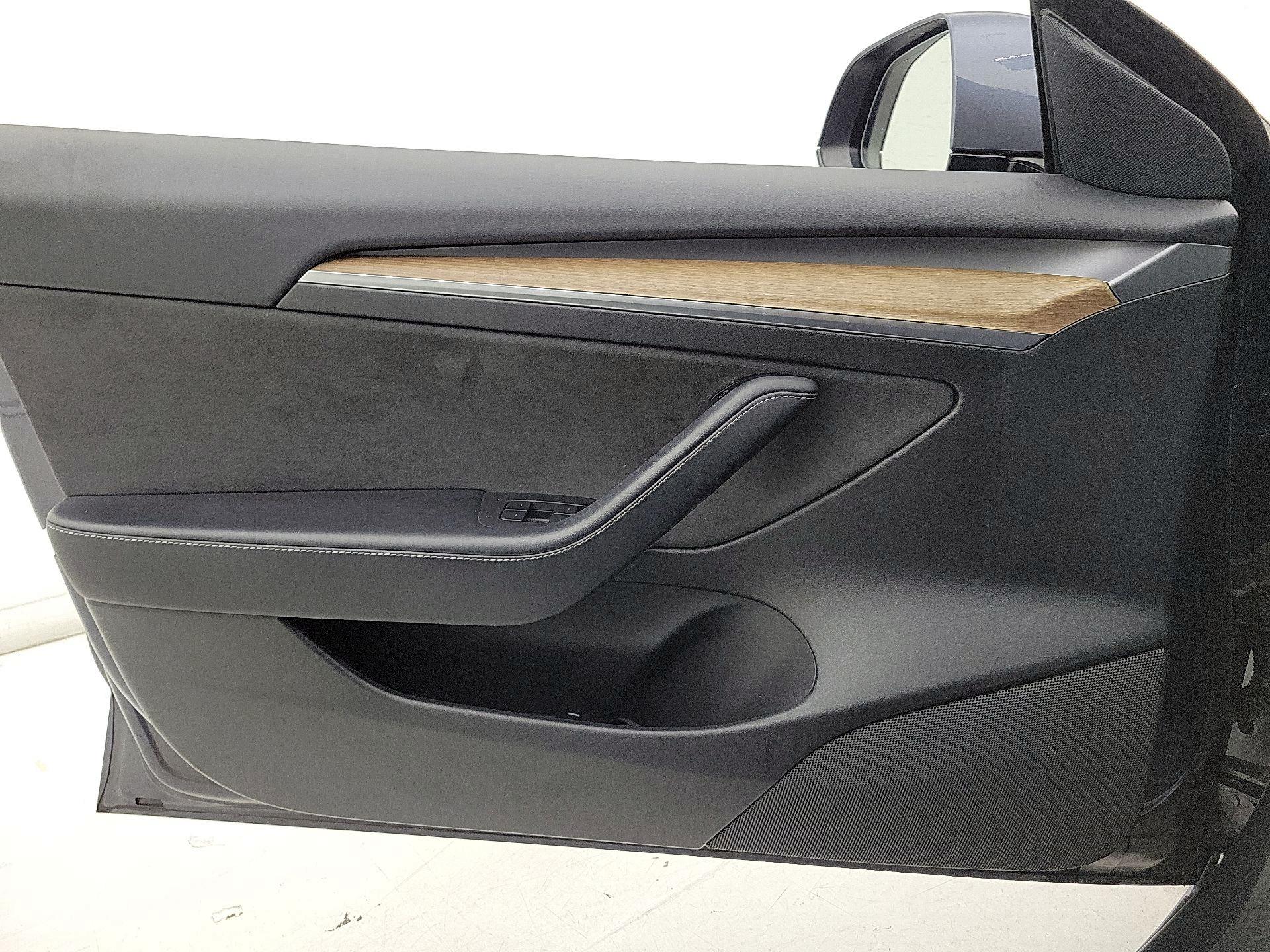 Thumbnail: 2021 Tesla Model 3 - 12