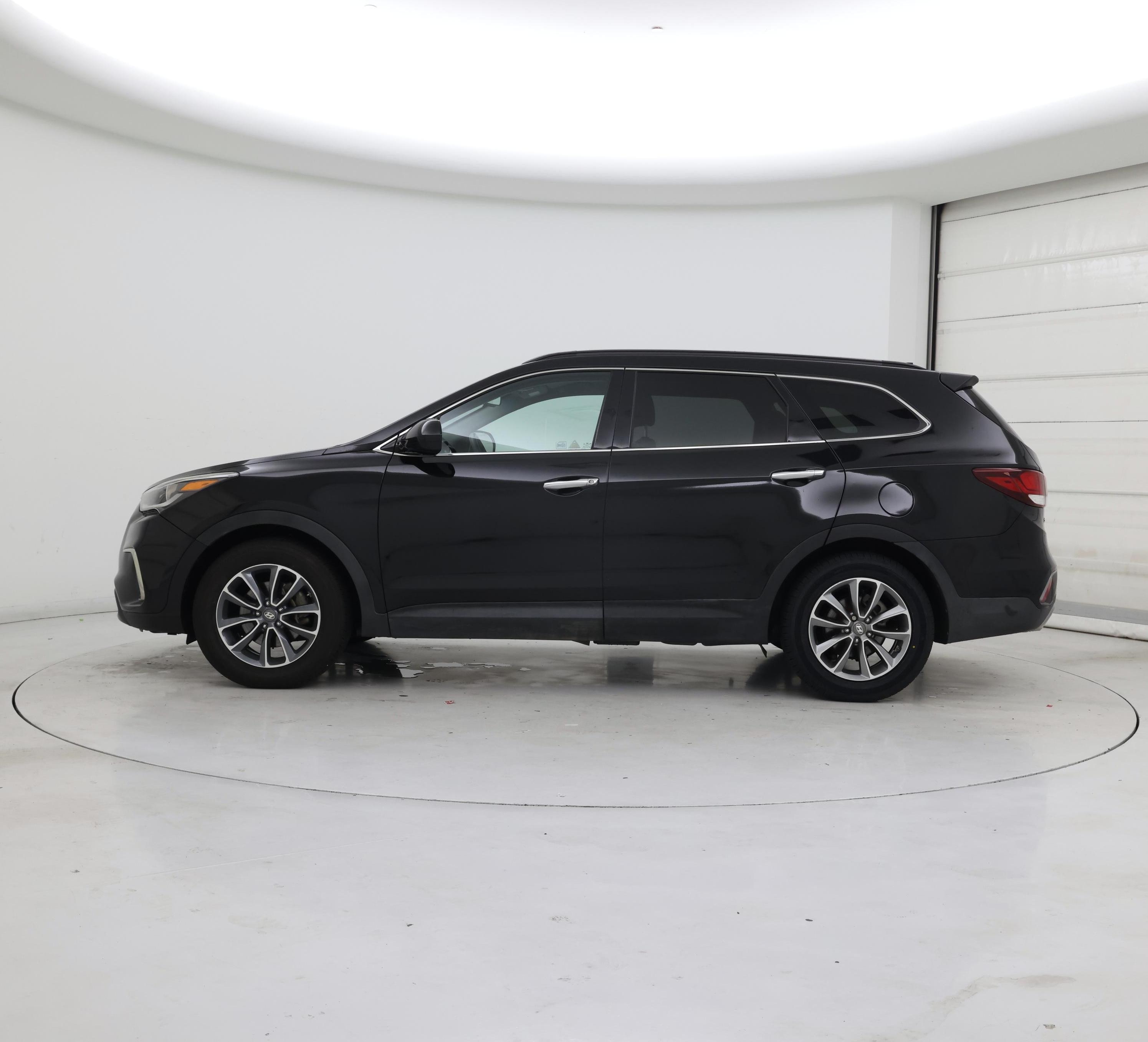 Thumbnail: 2017 Hyundai Santa Fe - 3