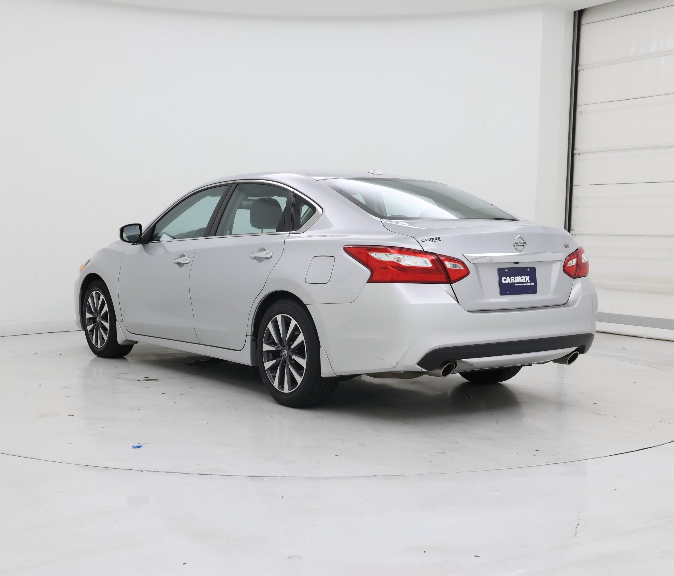 Thumbnail: 2017 Nissan Altima - 2