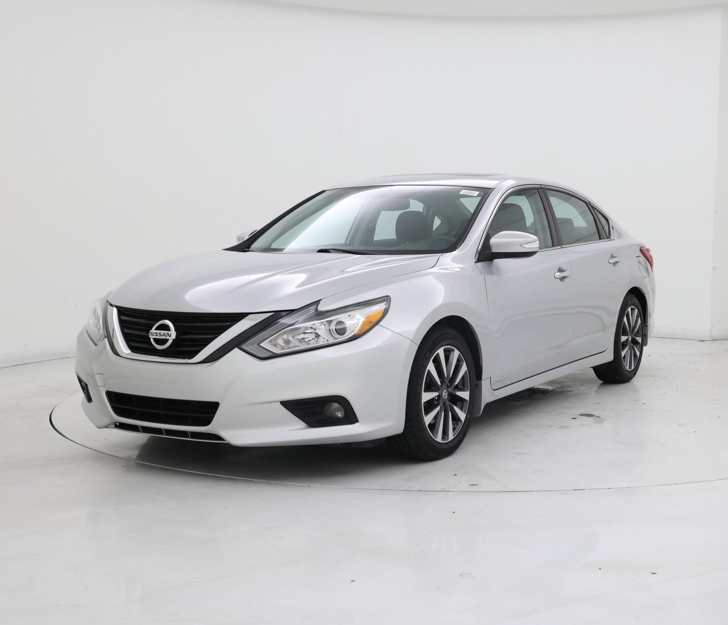 Thumbnail: 2017 Nissan Altima - 4