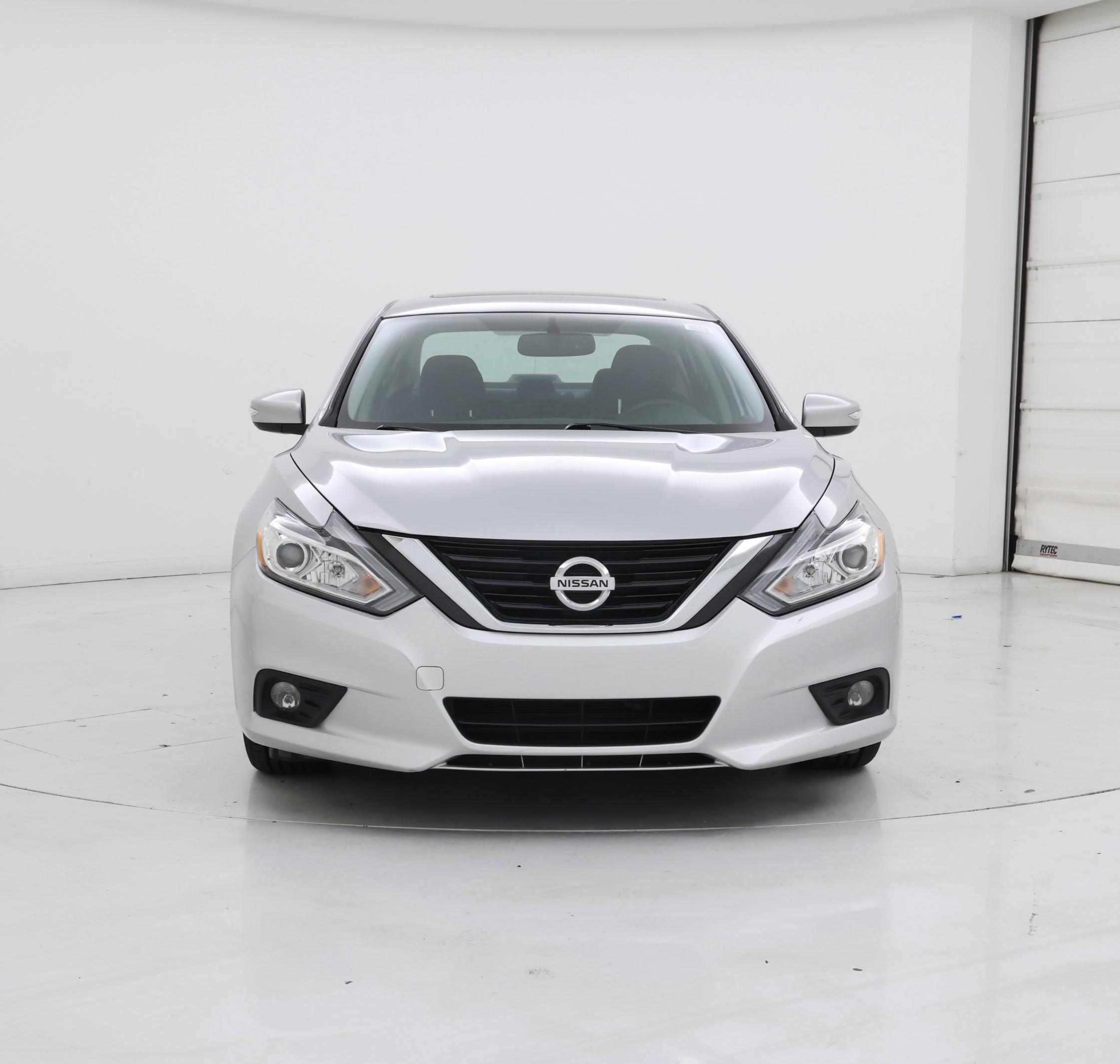 Thumbnail: 2017 Nissan Altima - 5
