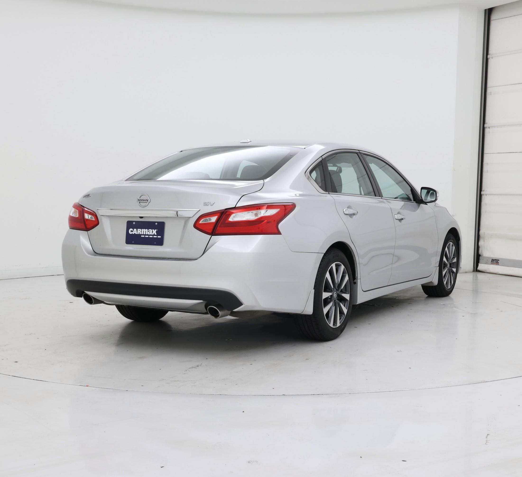 Thumbnail: 2017 Nissan Altima - 8