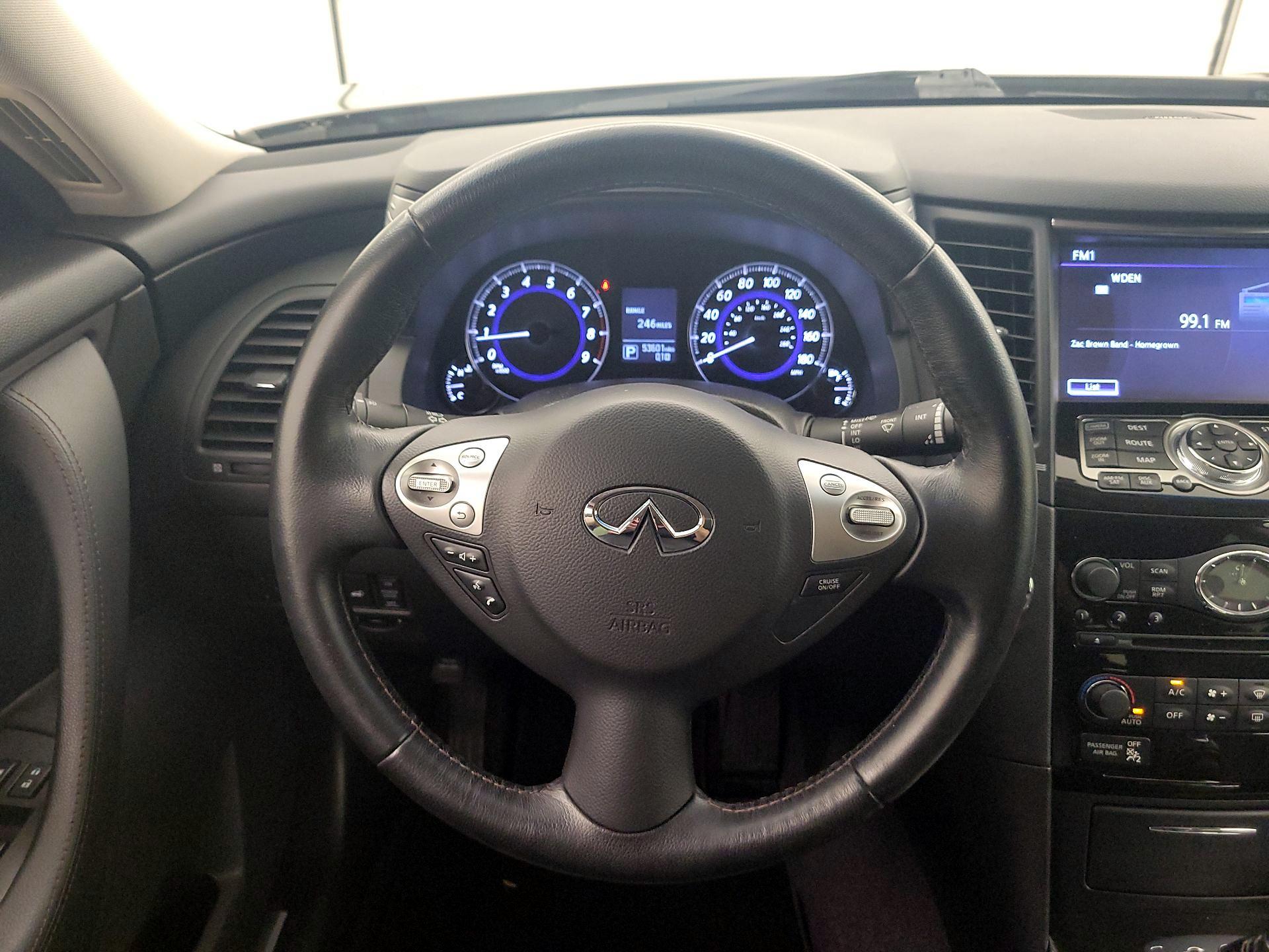 Thumbnail: 2015 INFINITI QX70 - 10