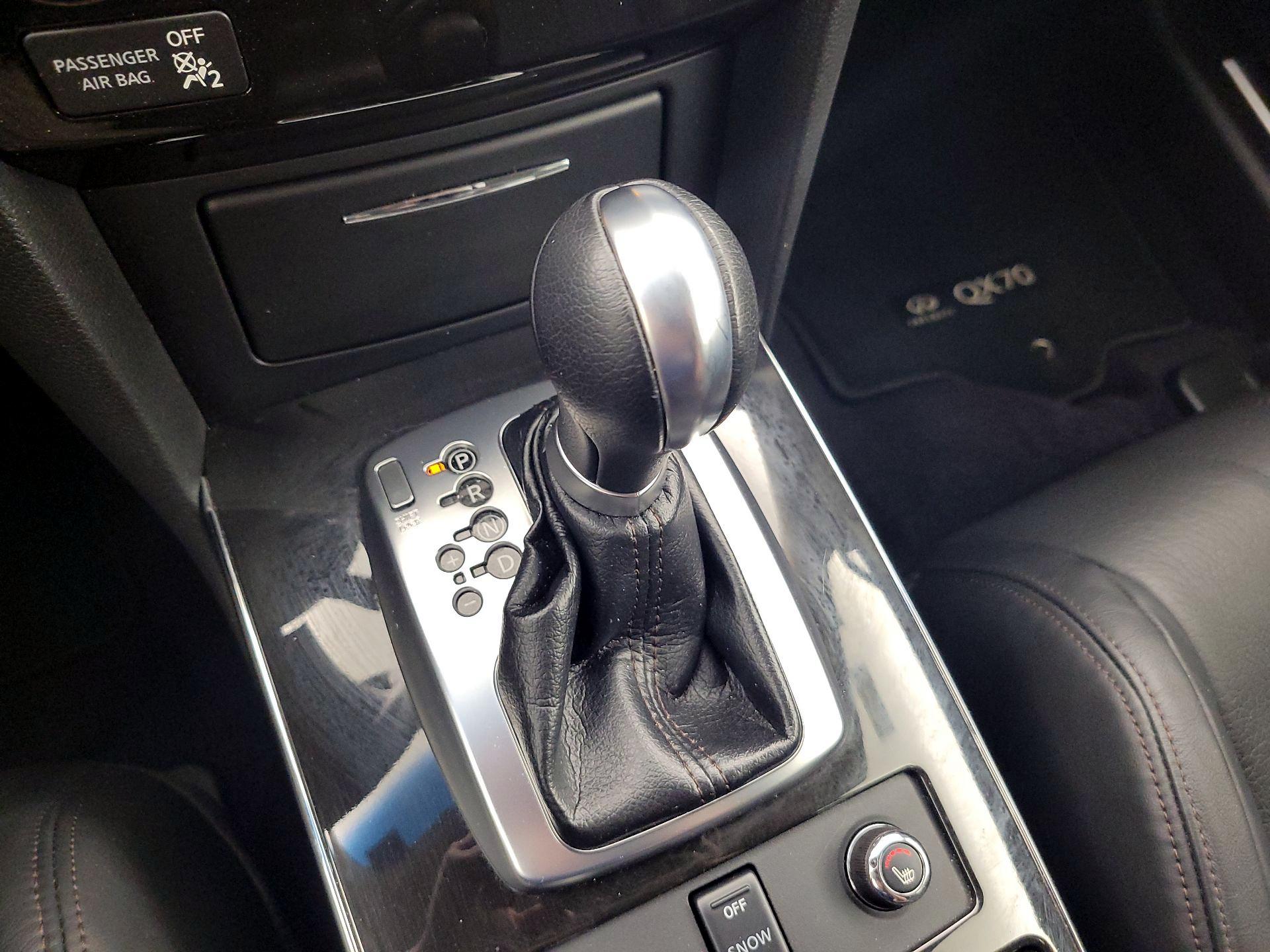 Thumbnail: 2015 INFINITI QX70 - 18