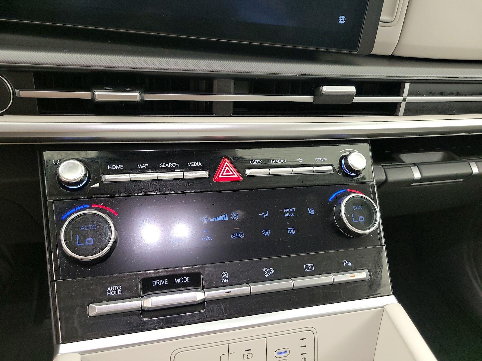 2024 Hyundai Santa Fe SEL - Photo 17
