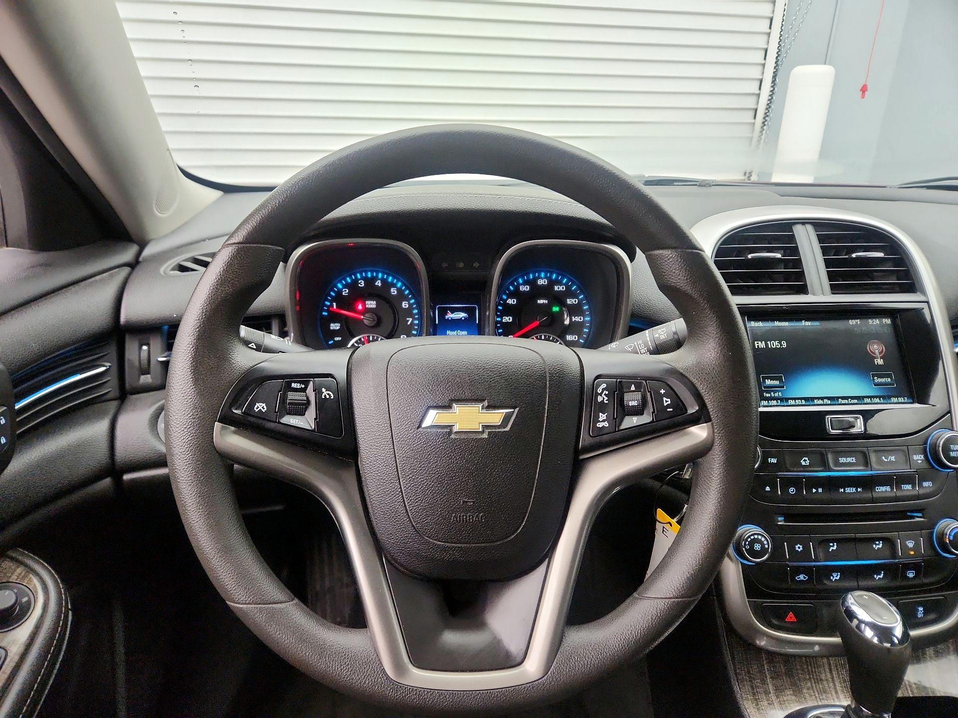 Thumbnail: 2016 Chevrolet Malibu - 10