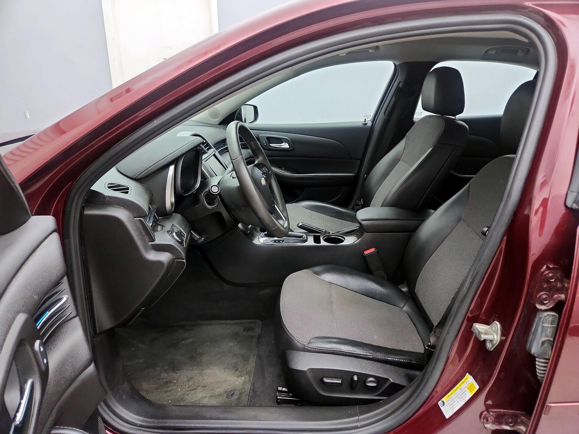 Thumbnail: 2016 Chevrolet Malibu - 11