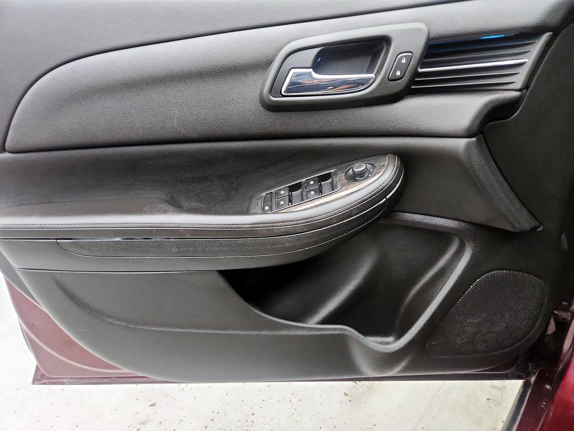 Thumbnail: 2016 Chevrolet Malibu - 12