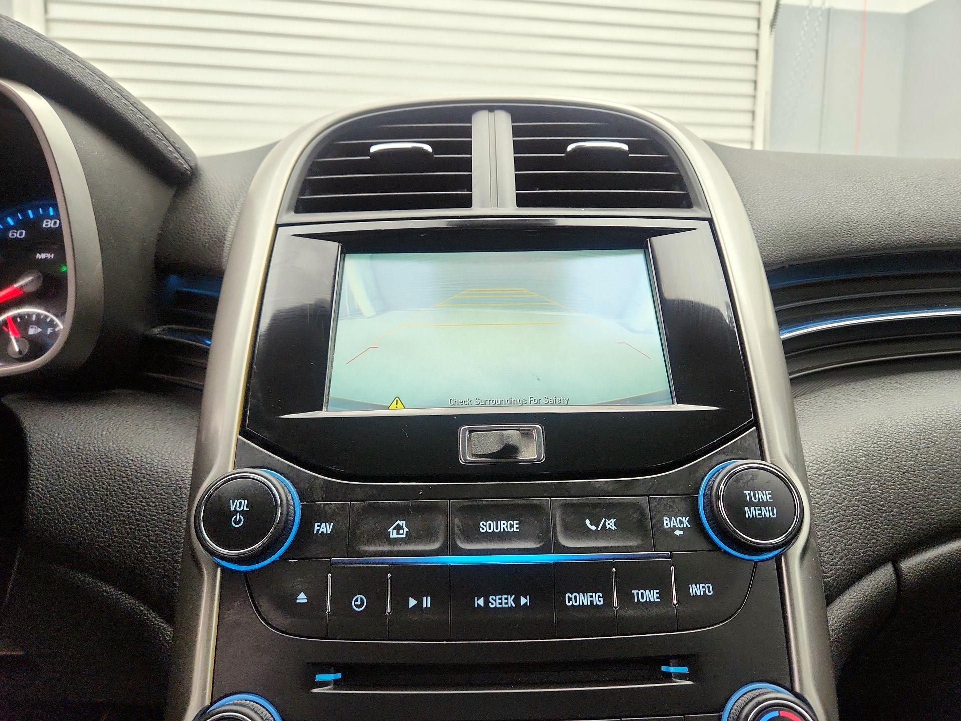 Thumbnail: 2016 Chevrolet Malibu - 14