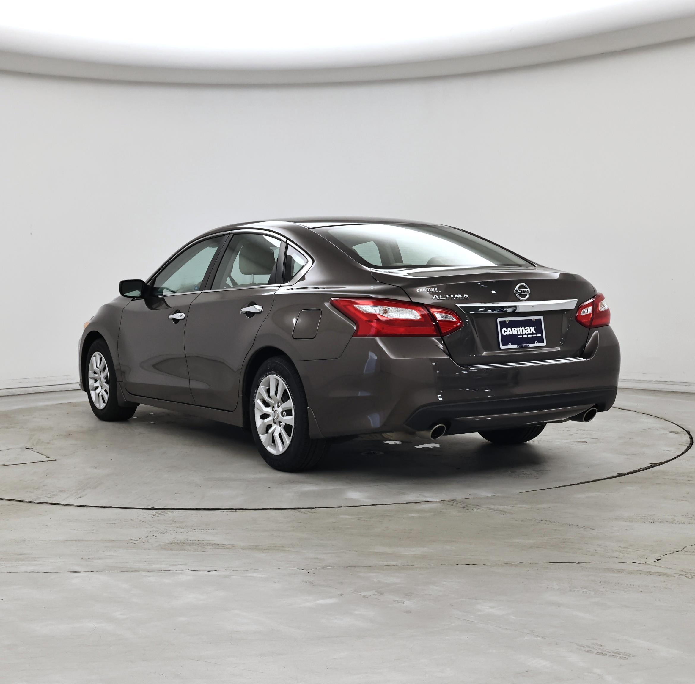 Thumbnail: 2017 Nissan Altima - 2