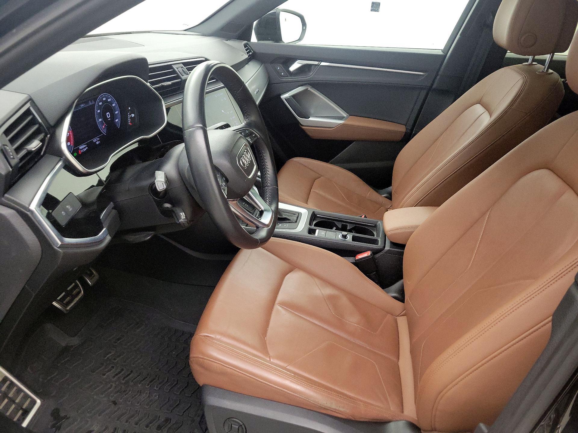 Thumbnail: 2020 Audi Q3 - 11