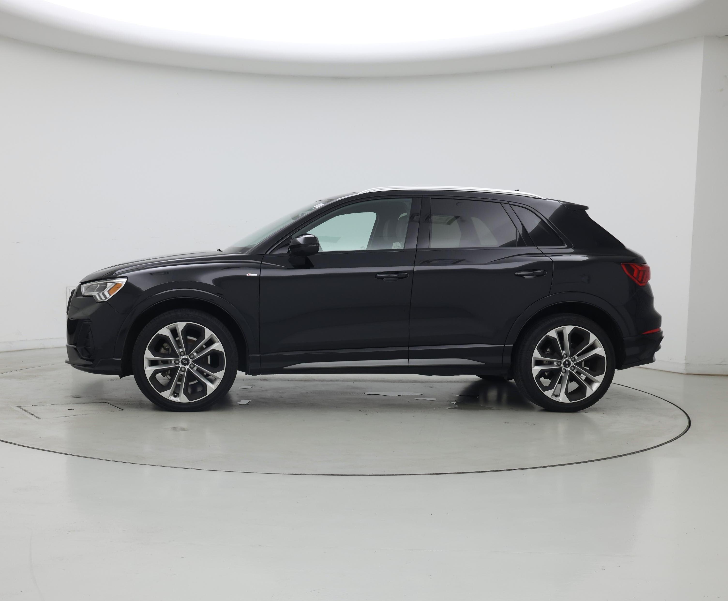 Thumbnail: 2020 Audi Q3 - 3