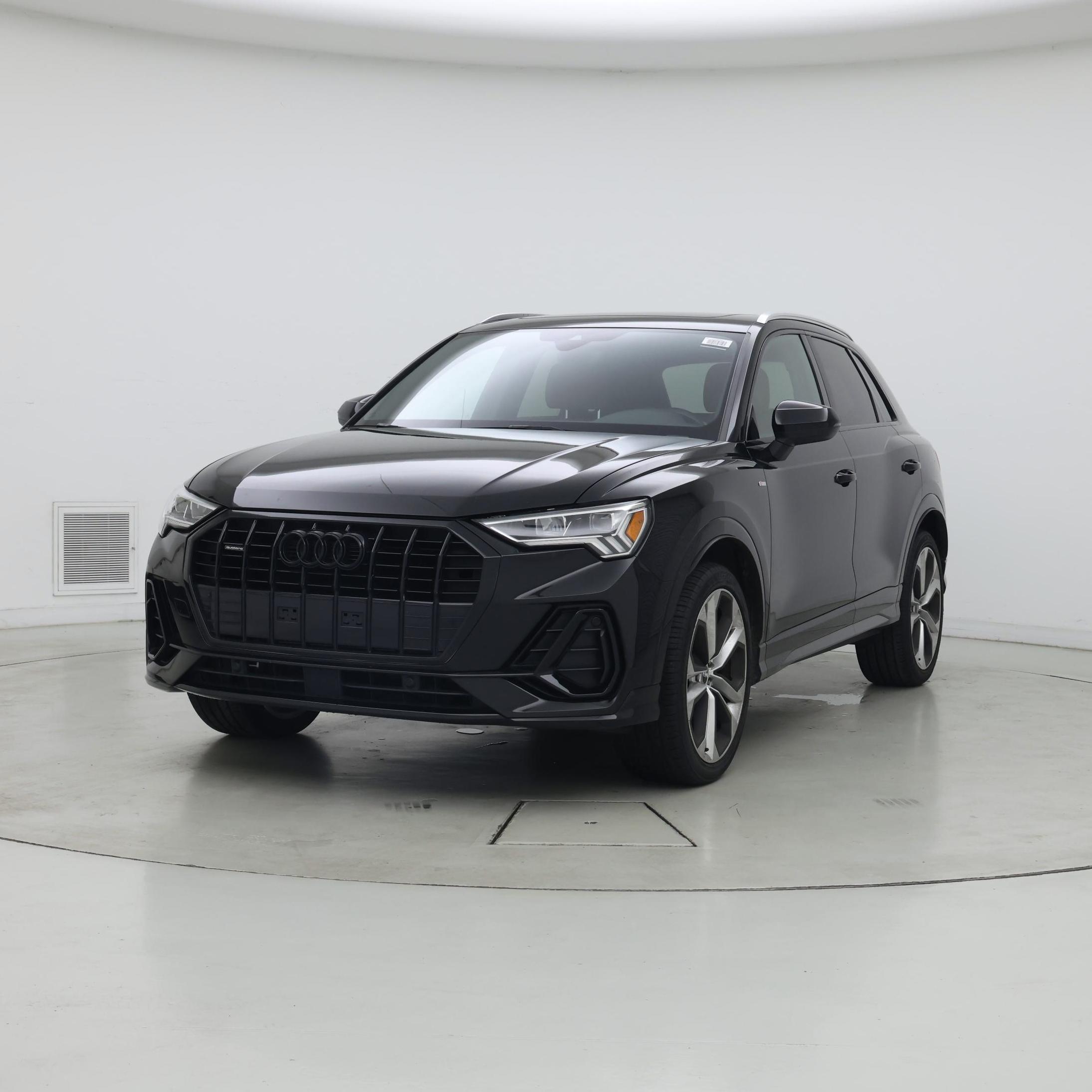 Thumbnail: 2020 Audi Q3 - 4