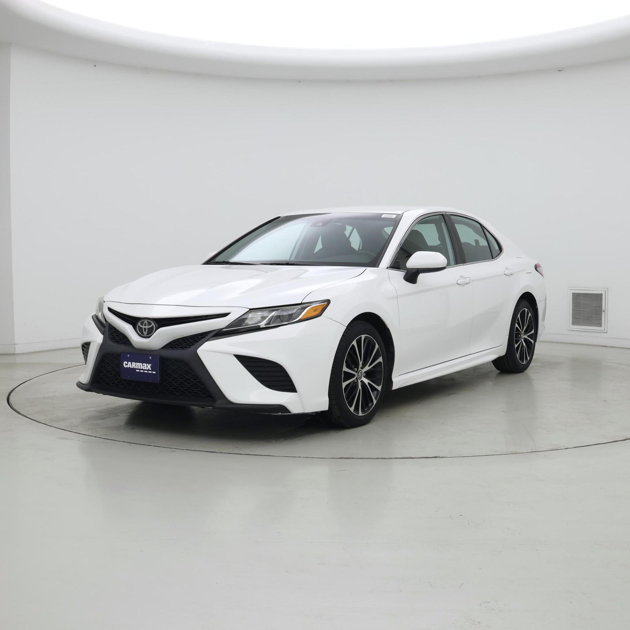 Thumbnail: 2019 Toyota Camry - 4