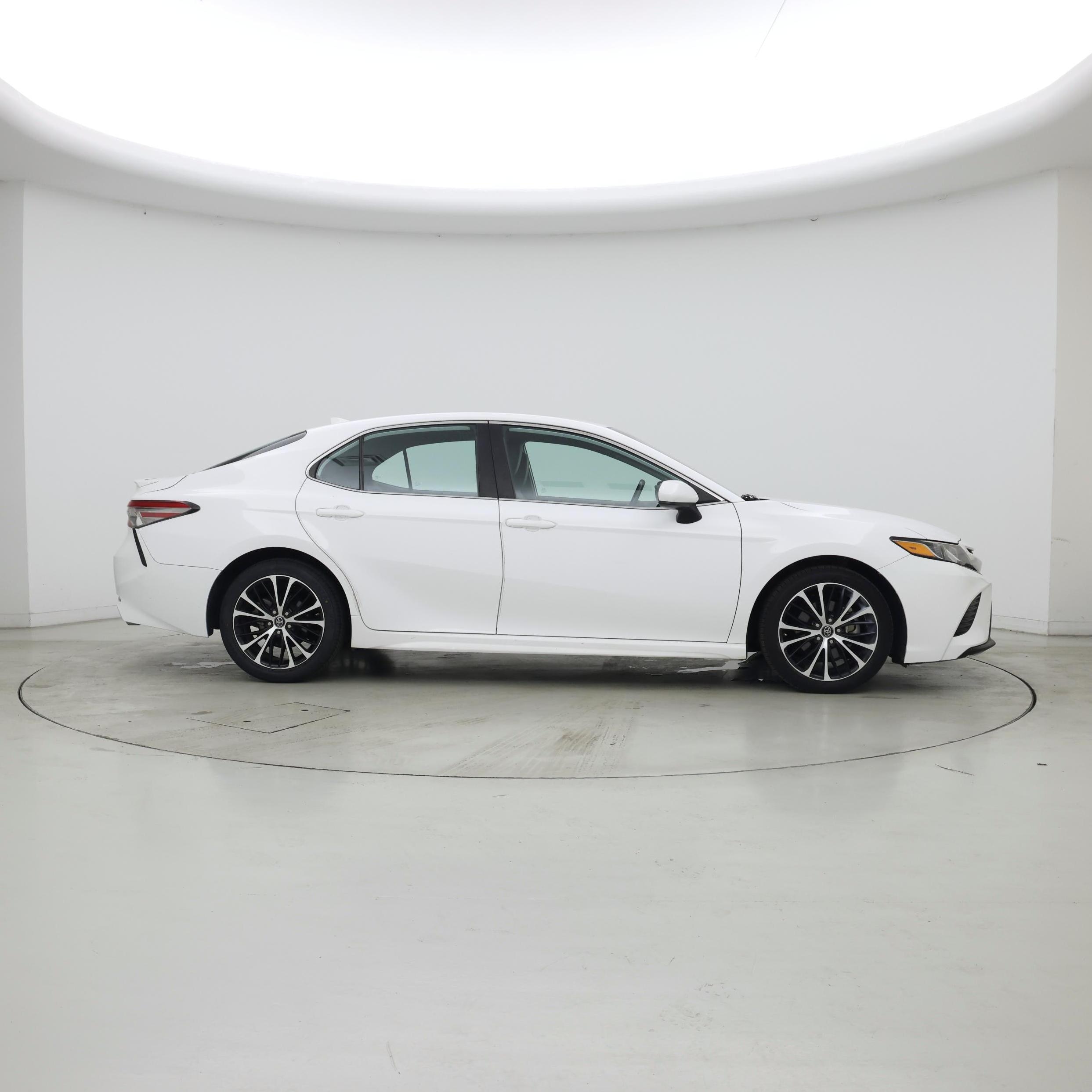 Thumbnail: 2019 Toyota Camry - 7