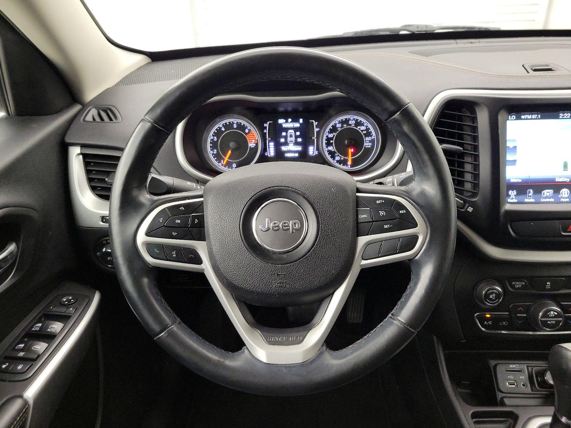 Thumbnail: 2018 Jeep Cherokee - 10