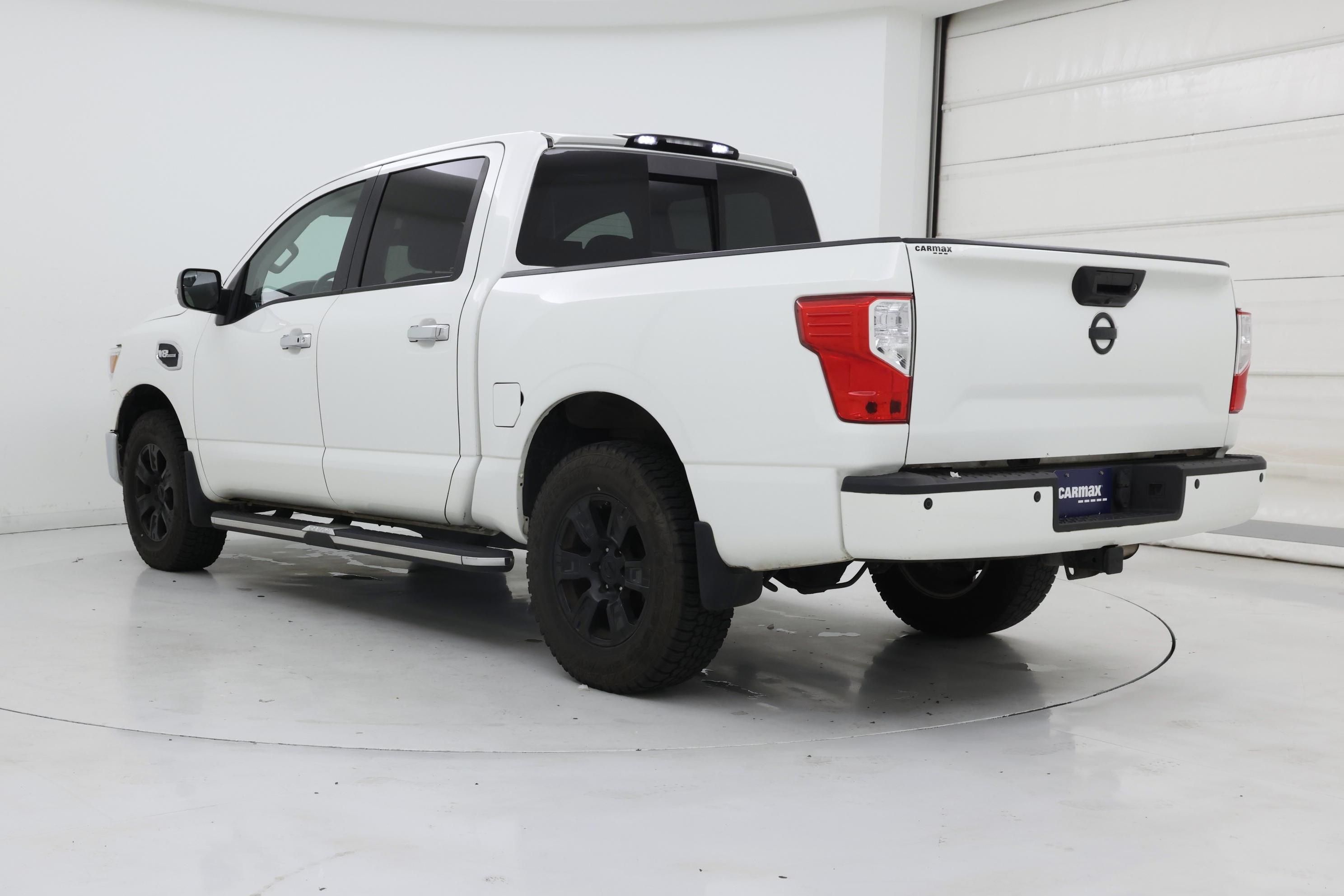 Thumbnail: 2017 Nissan Titan - 2