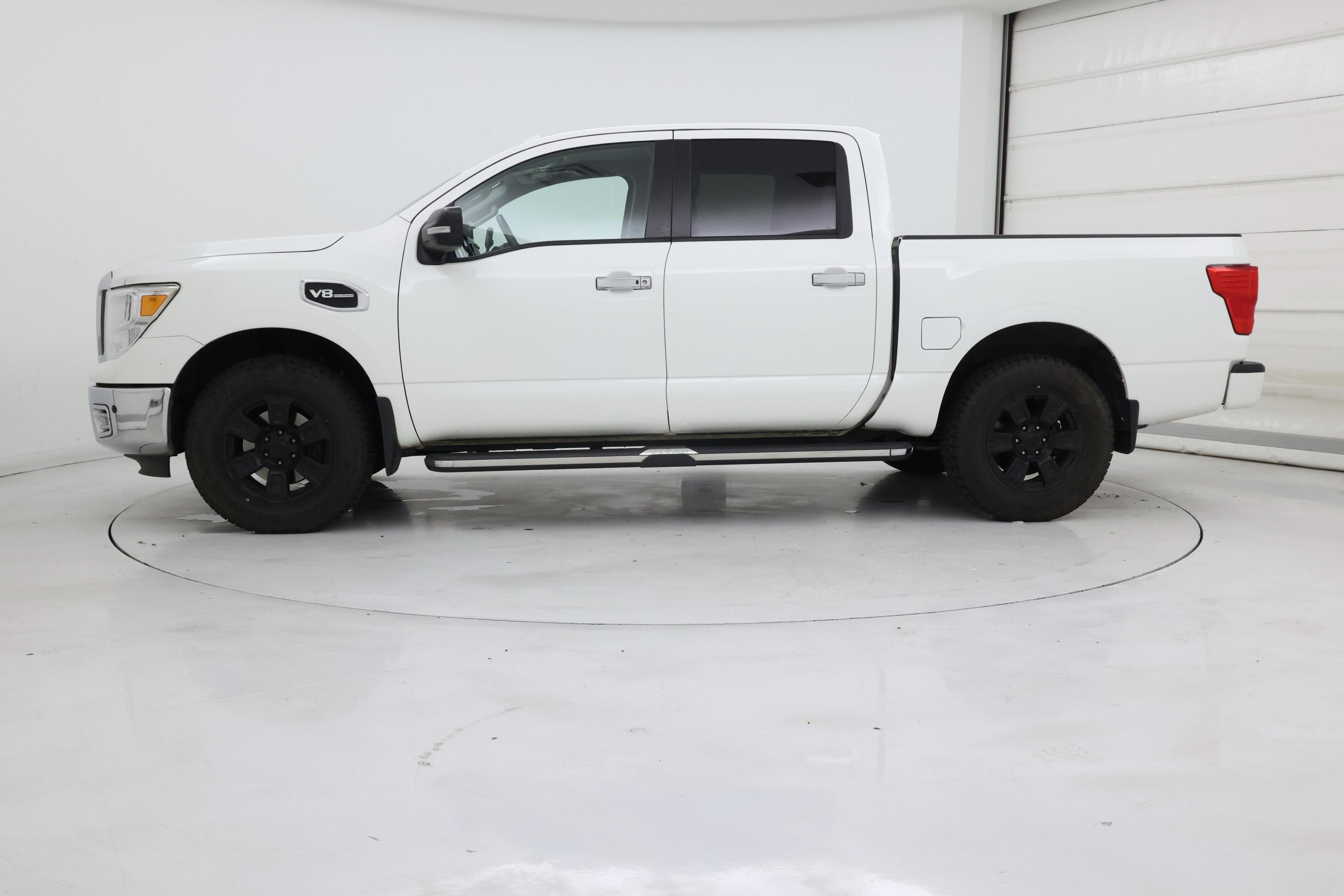 Thumbnail: 2017 Nissan Titan - 3
