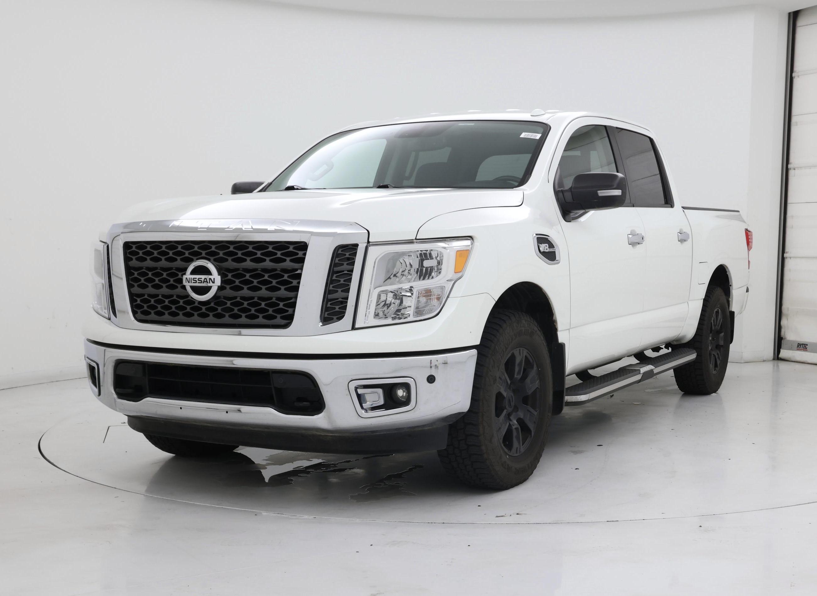 Thumbnail: 2017 Nissan Titan - 4