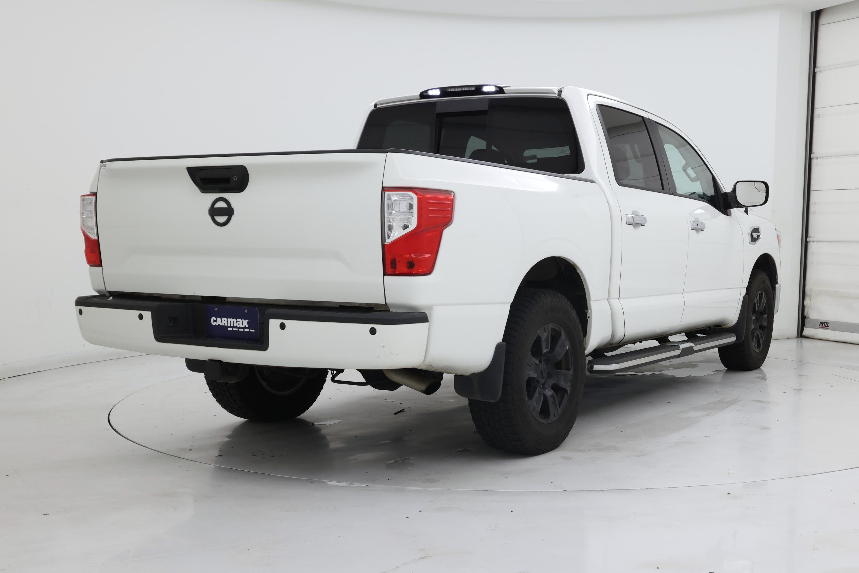 Thumbnail: 2017 Nissan Titan - 8