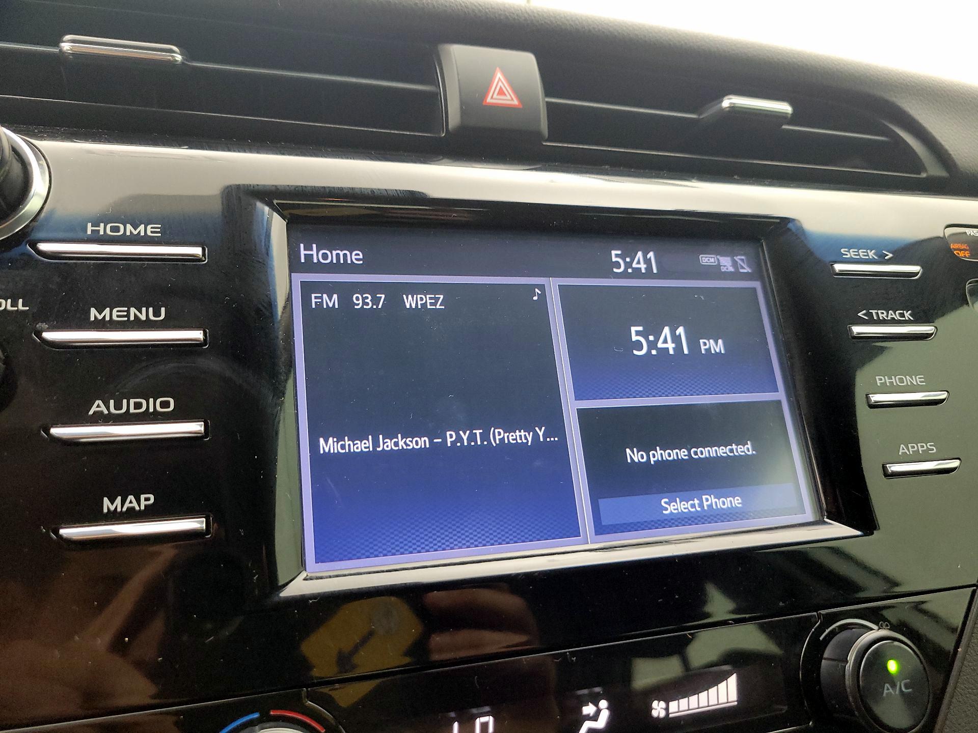 Thumbnail: 2019 Toyota Camry - 15
