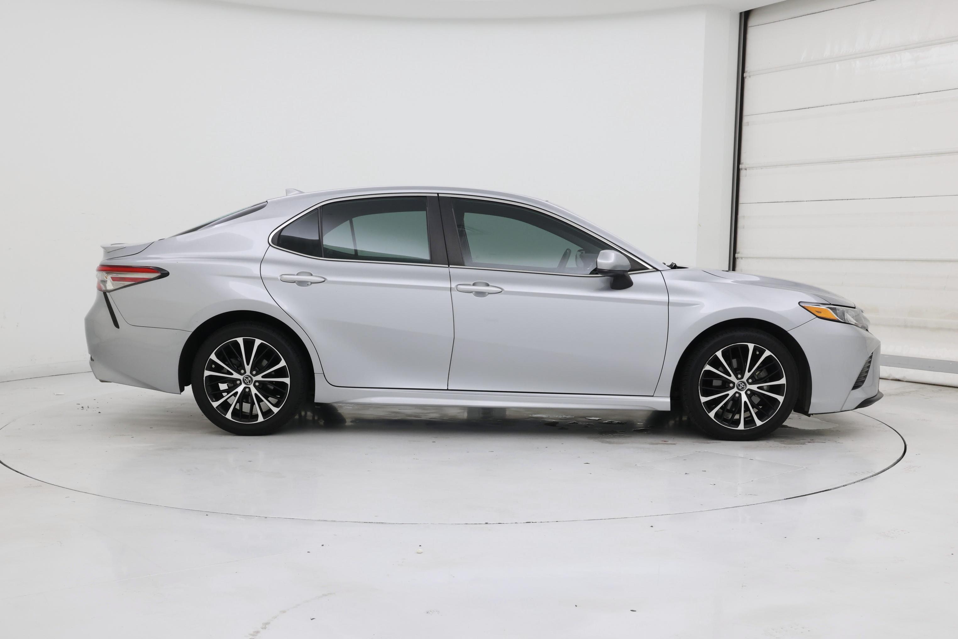 Thumbnail: 2019 Toyota Camry - 7