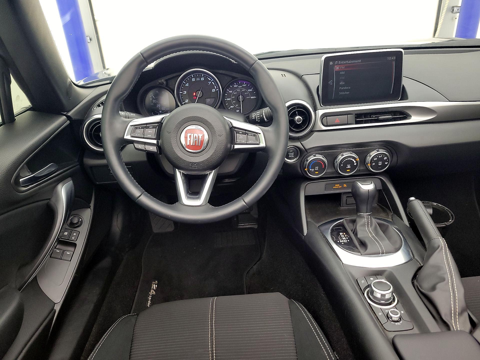 Thumbnail: 2019 Fiat 124 Spider - 10