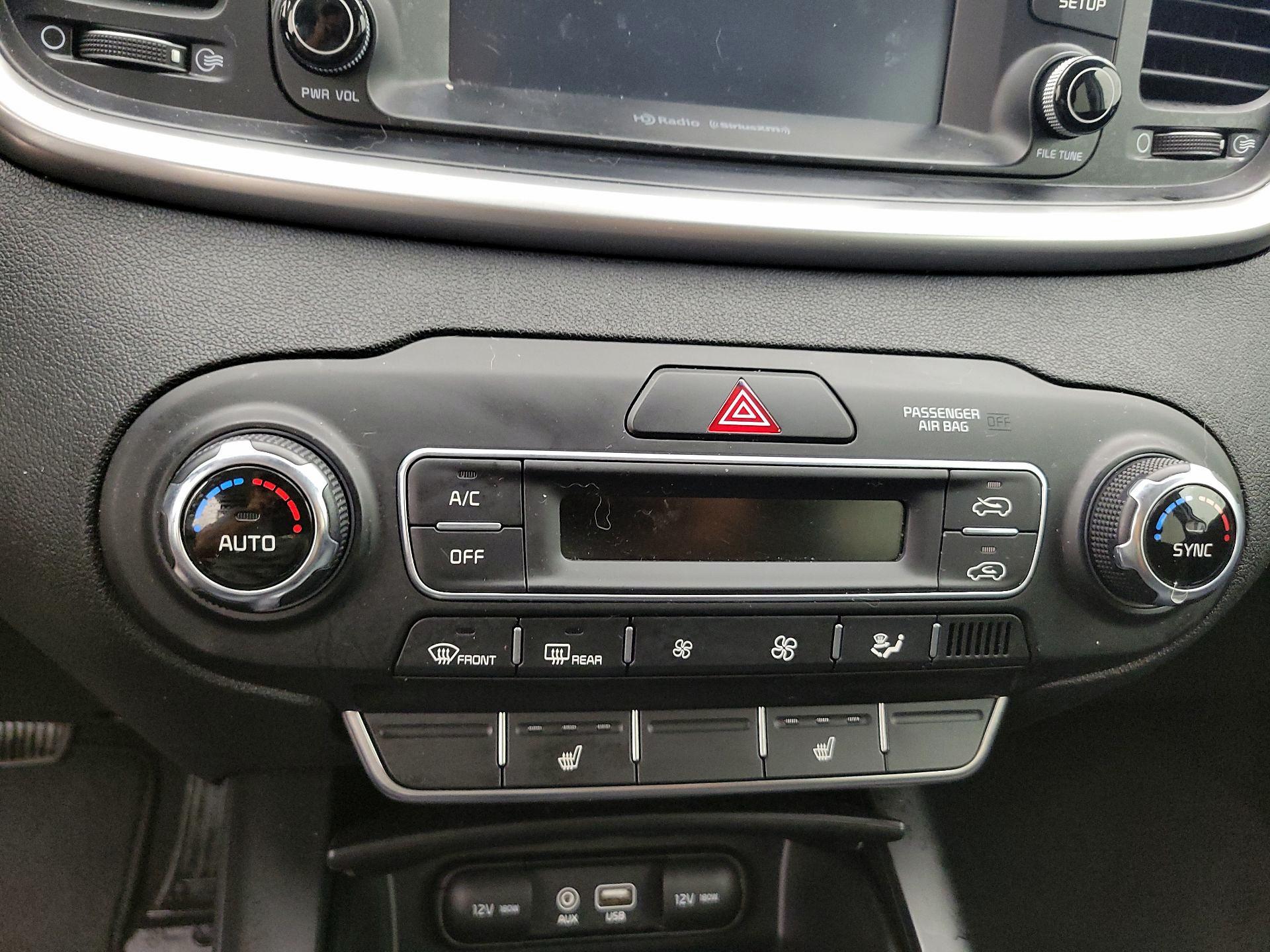 Thumbnail: 2019 Kia Sorento - 16