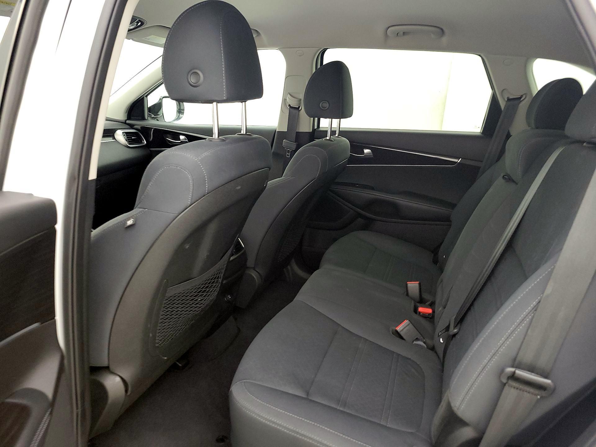 Thumbnail: 2019 Kia Sorento - 19