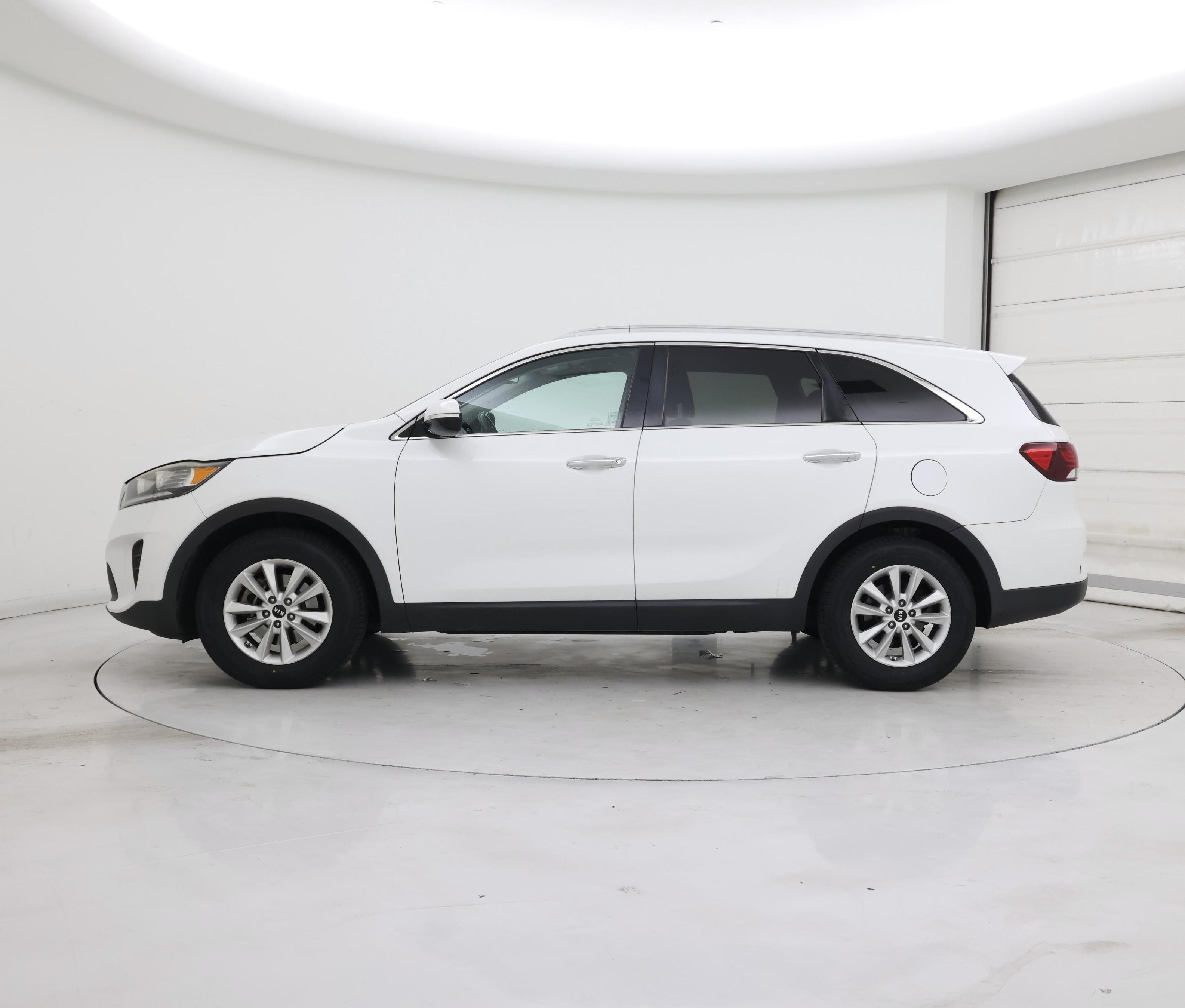Thumbnail: 2019 Kia Sorento - 3