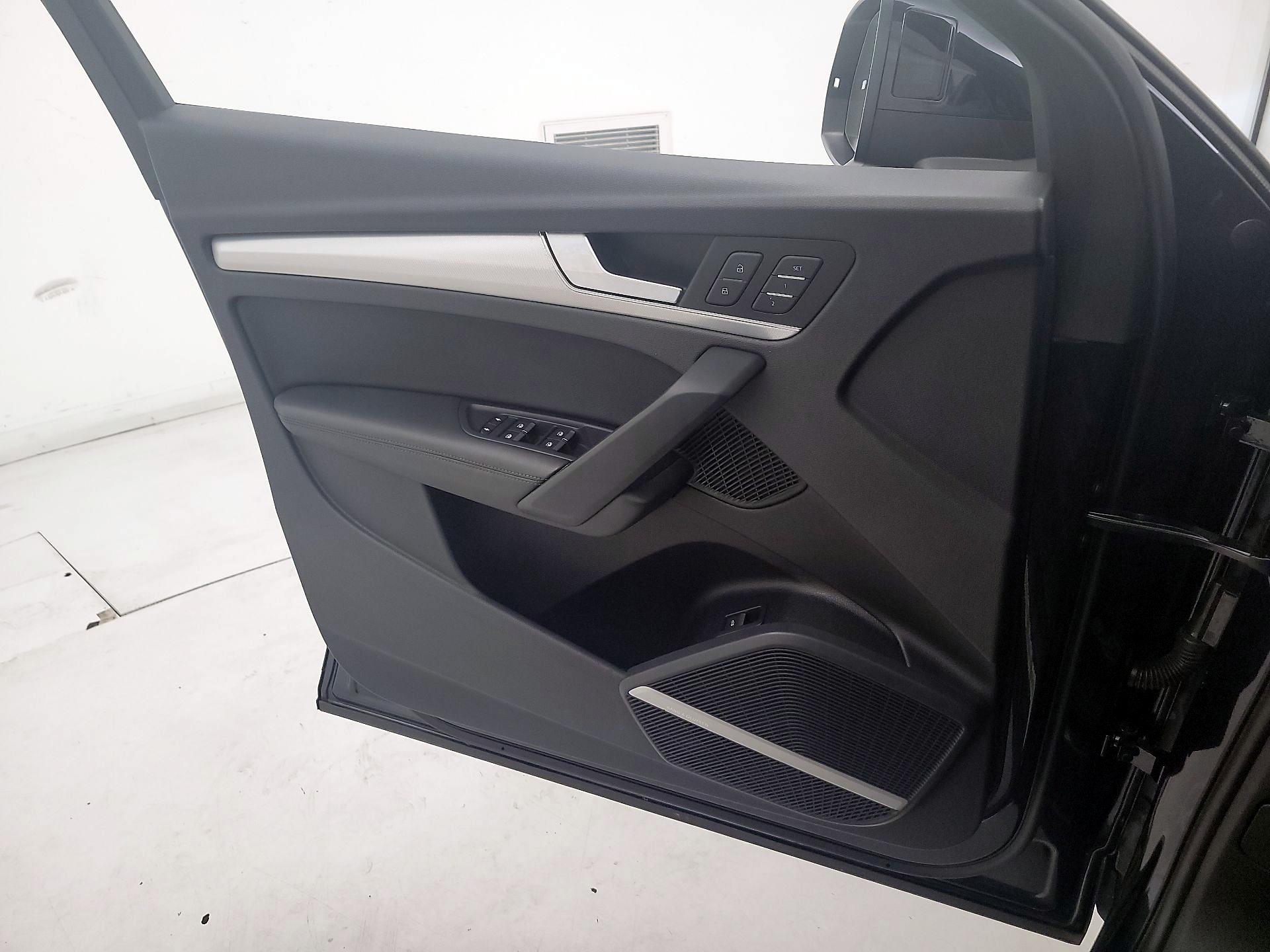 Thumbnail: 2019 Audi Q5 - 12