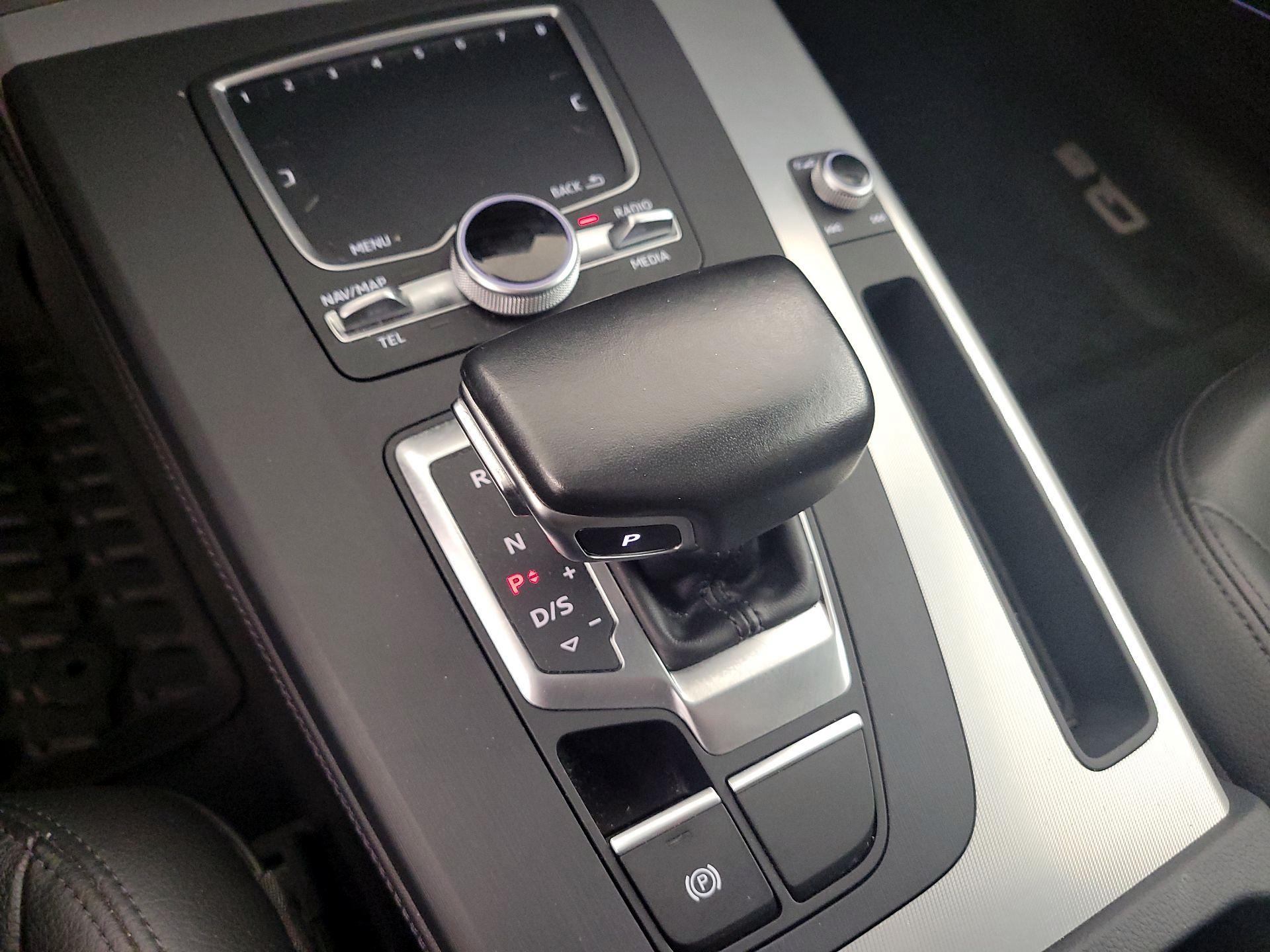 Thumbnail: 2019 Audi Q5 - 16