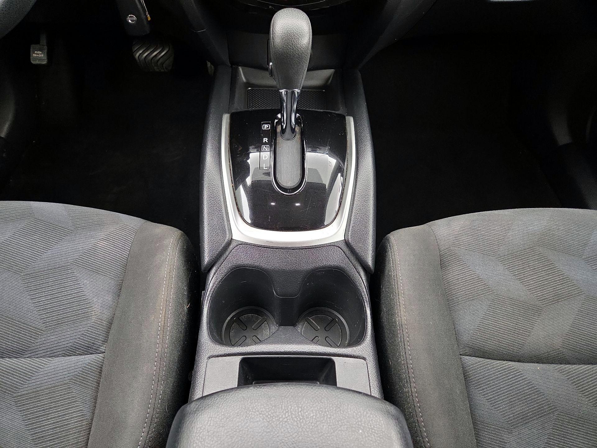 Thumbnail: 2016 Nissan Rogue - 17