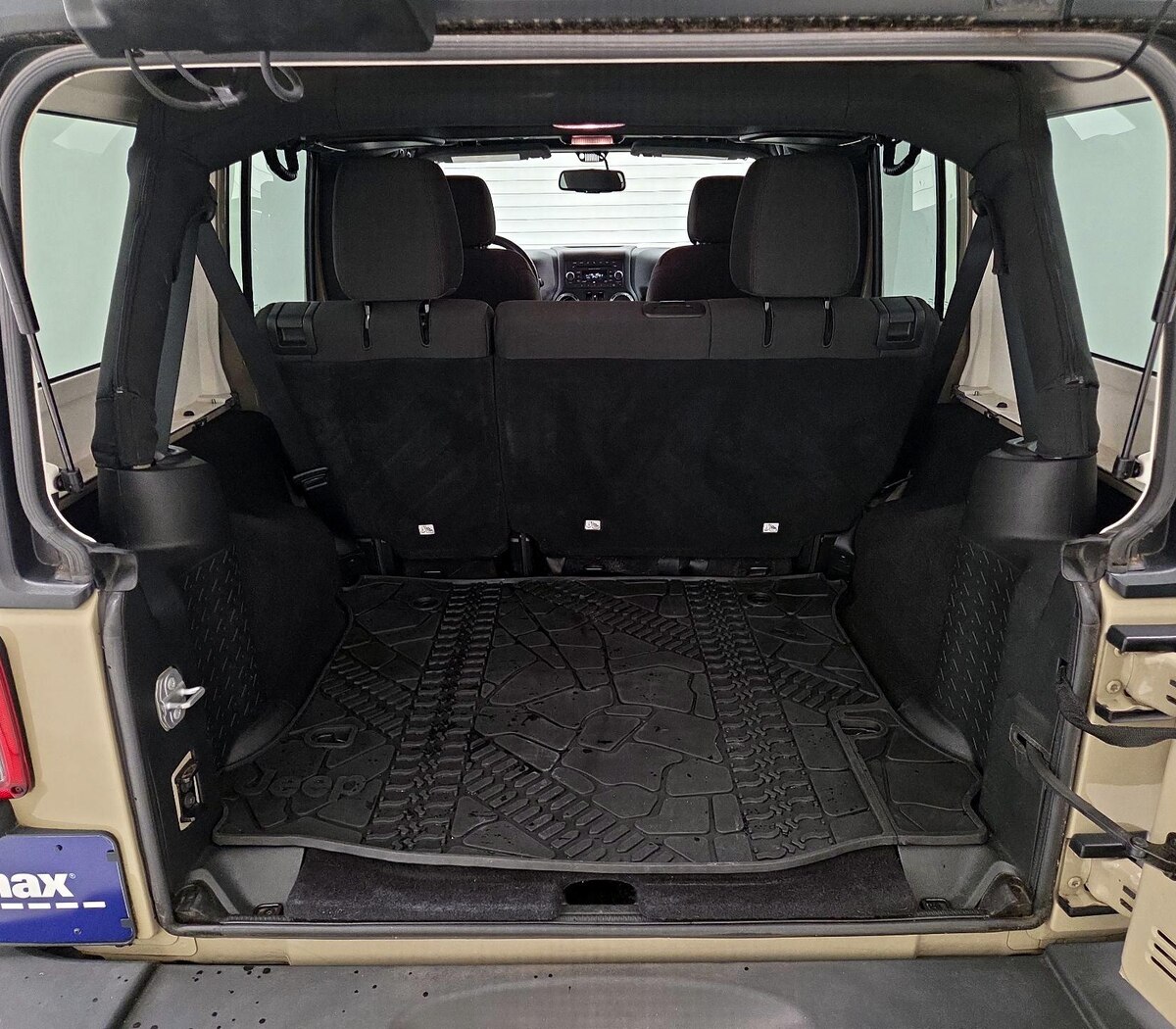 Trunk/Cargo (Seats Up)