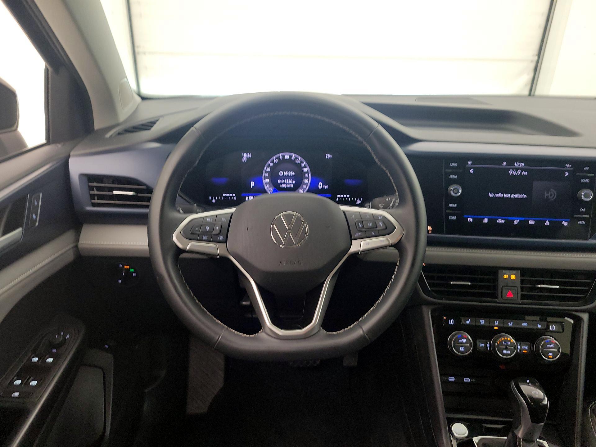 Thumbnail: 2024 Volkswagen Taos - 10
