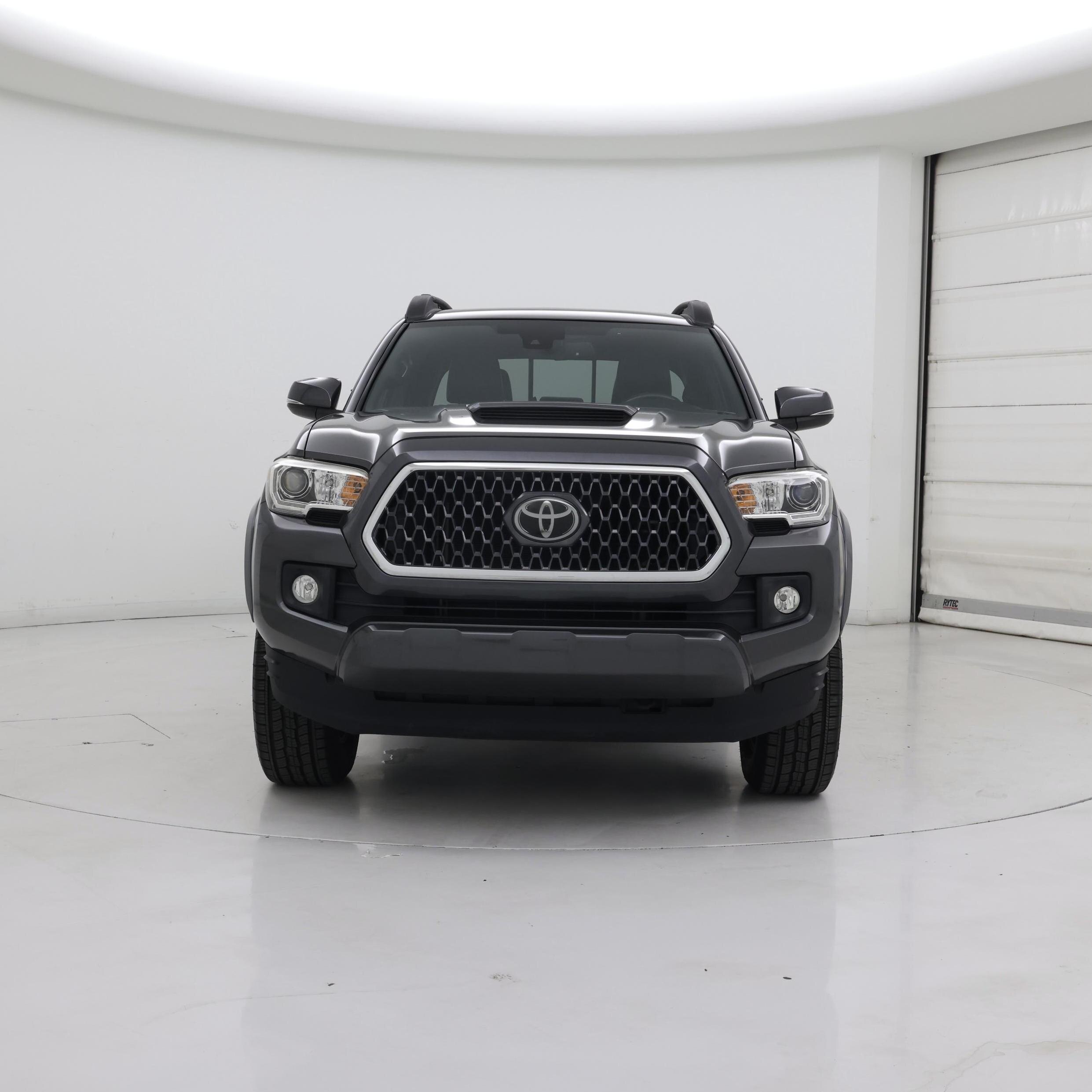 Thumbnail: 2018 Toyota Tacoma - 5