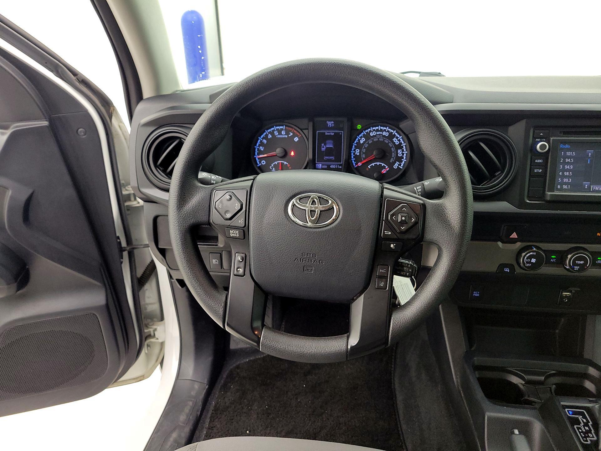 Thumbnail: 2019 Toyota Tacoma - 10