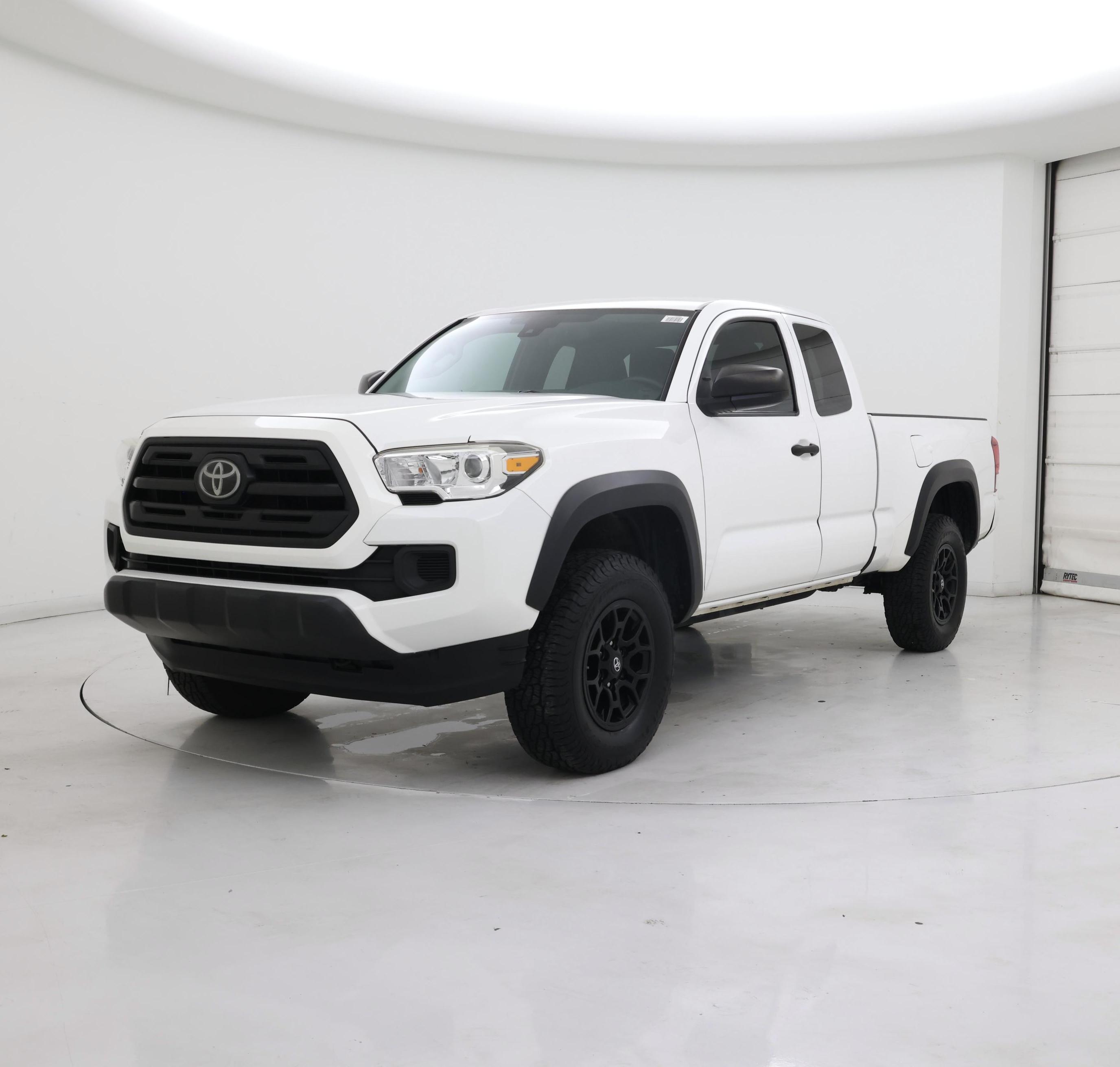 Thumbnail: 2019 Toyota Tacoma - 4